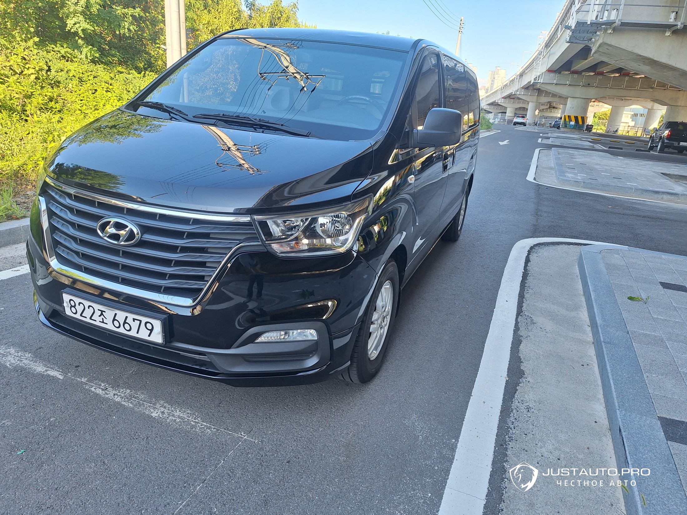 Автомобиль Hyundai Starex