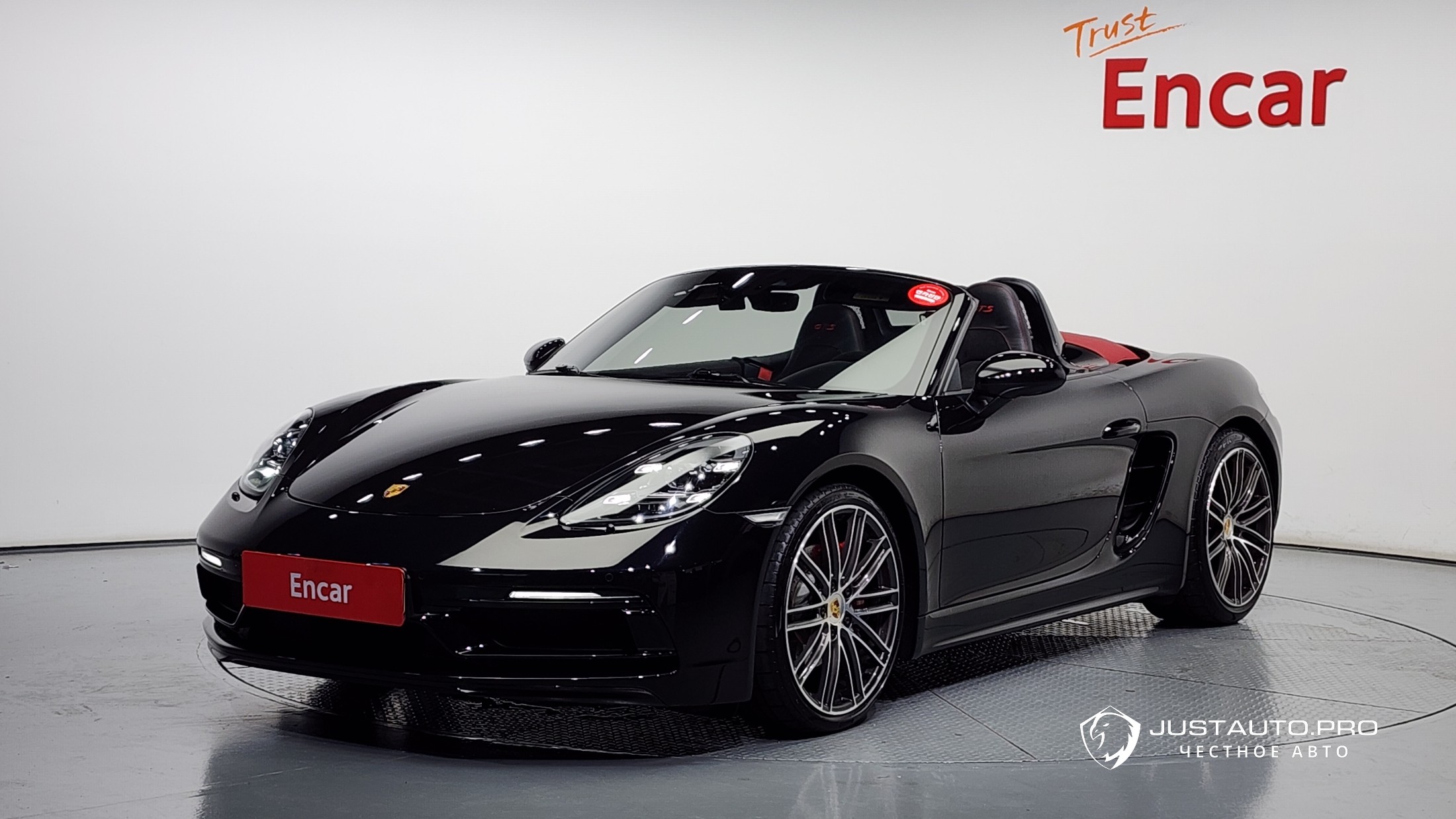 Автомобиль Porsche 718