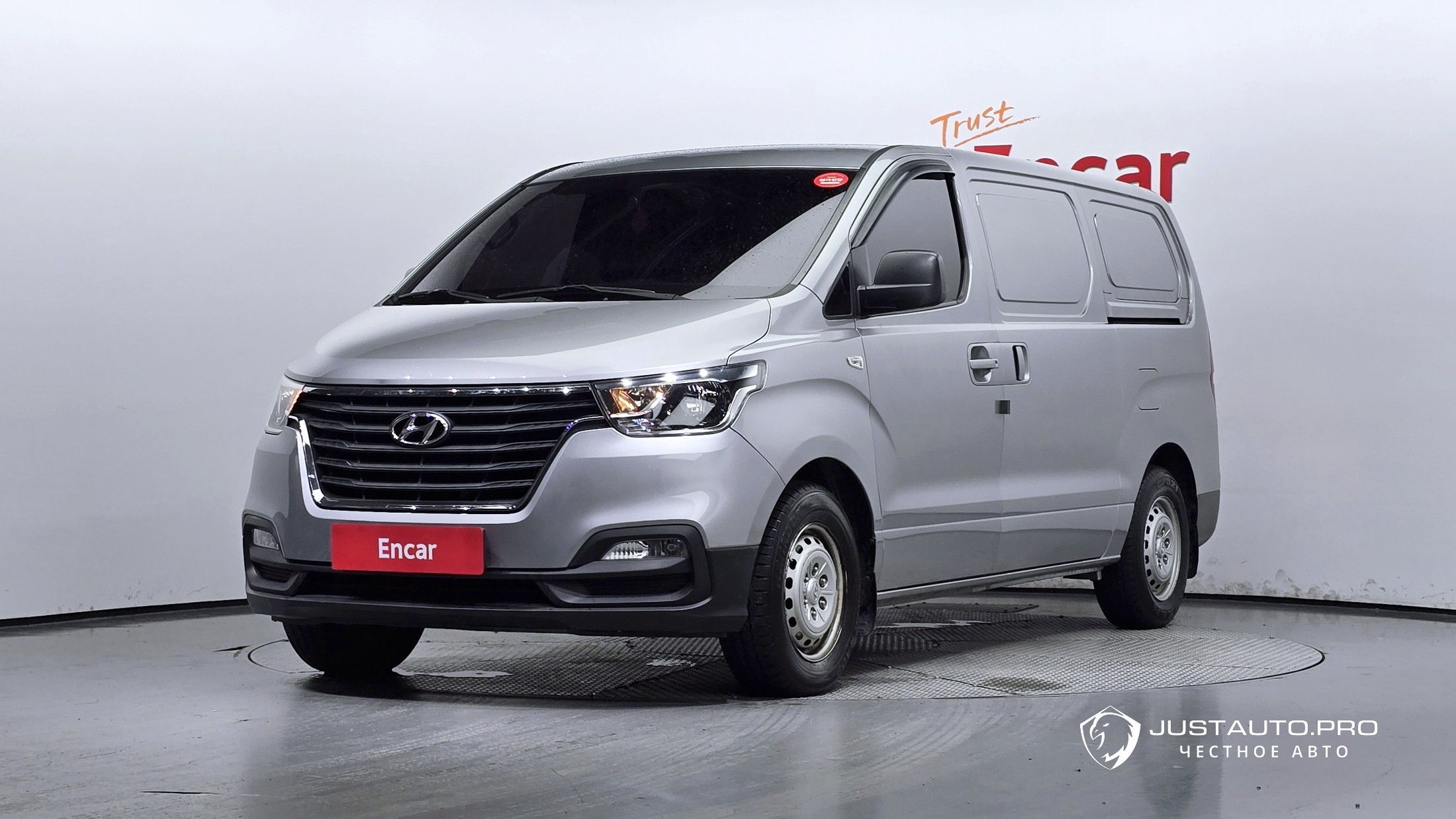 Автомобиль Hyundai Starex