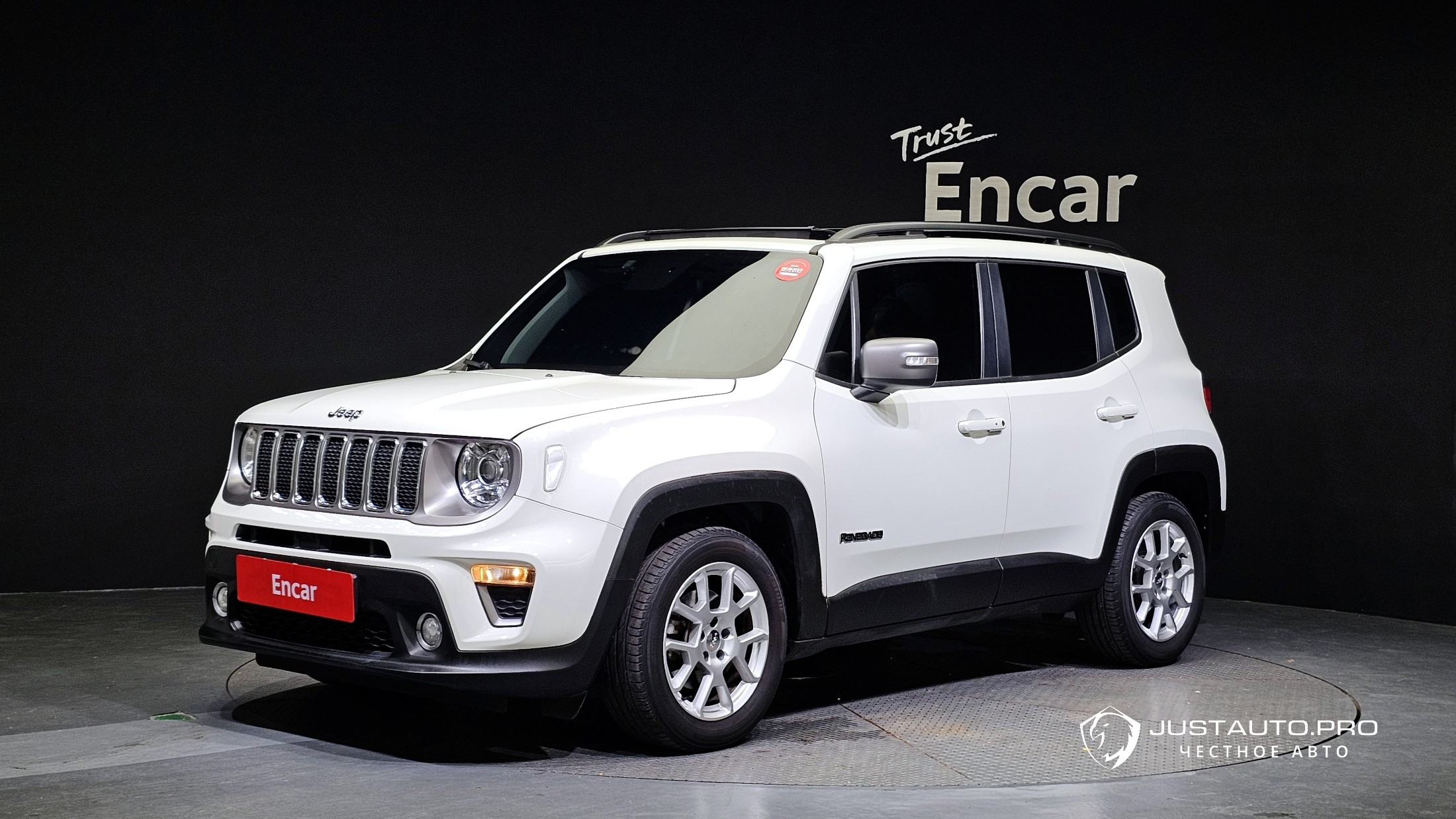 Автомобиль Jeep Renegade