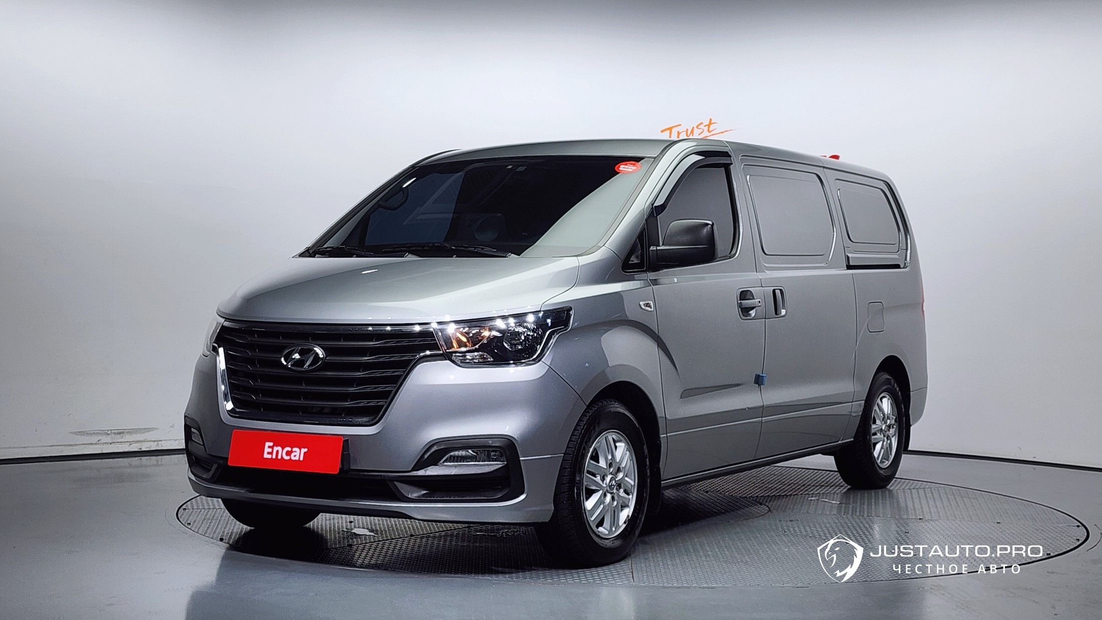 Автомобиль Hyundai Starex