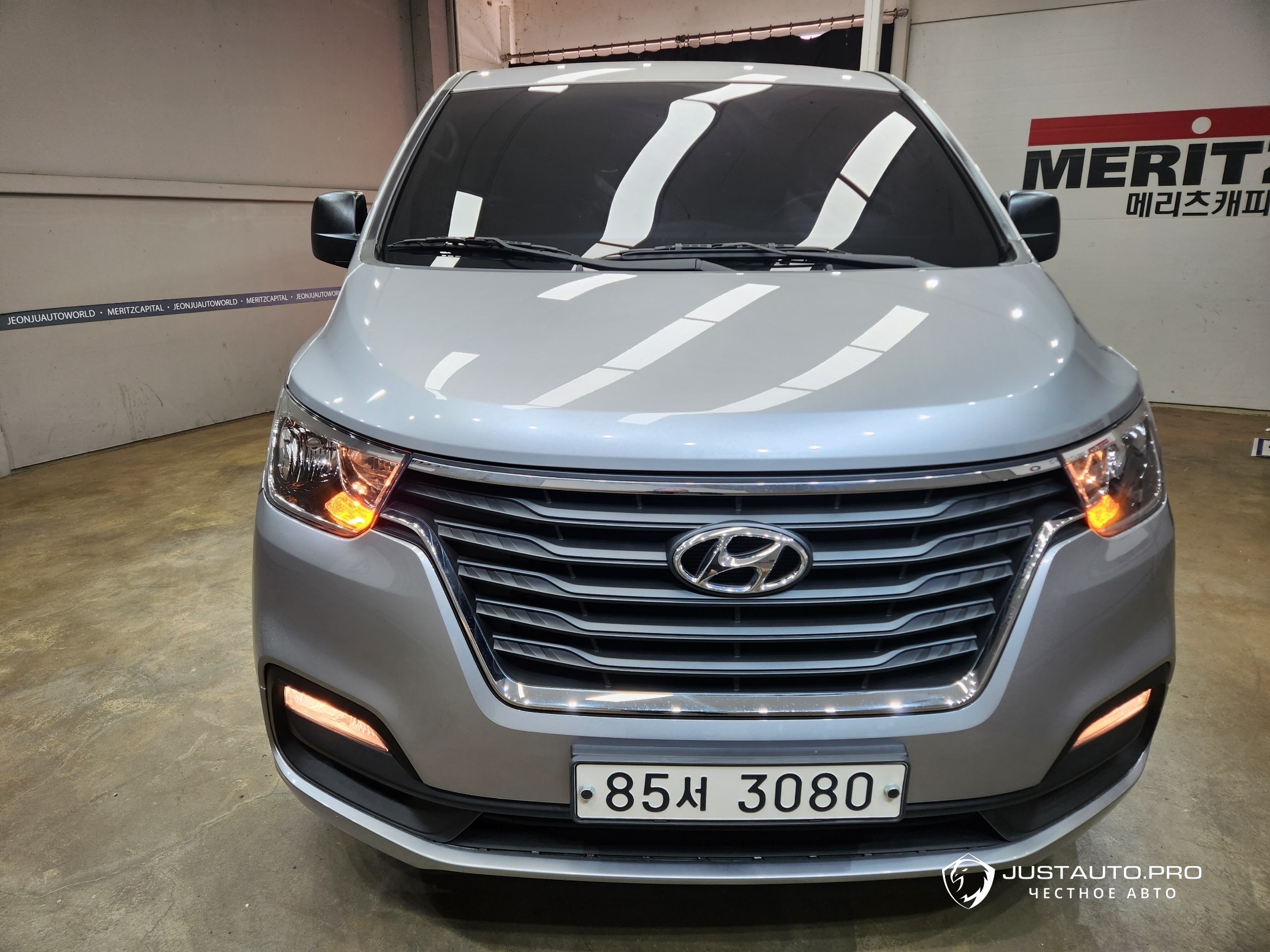 Автомобиль Hyundai Starex