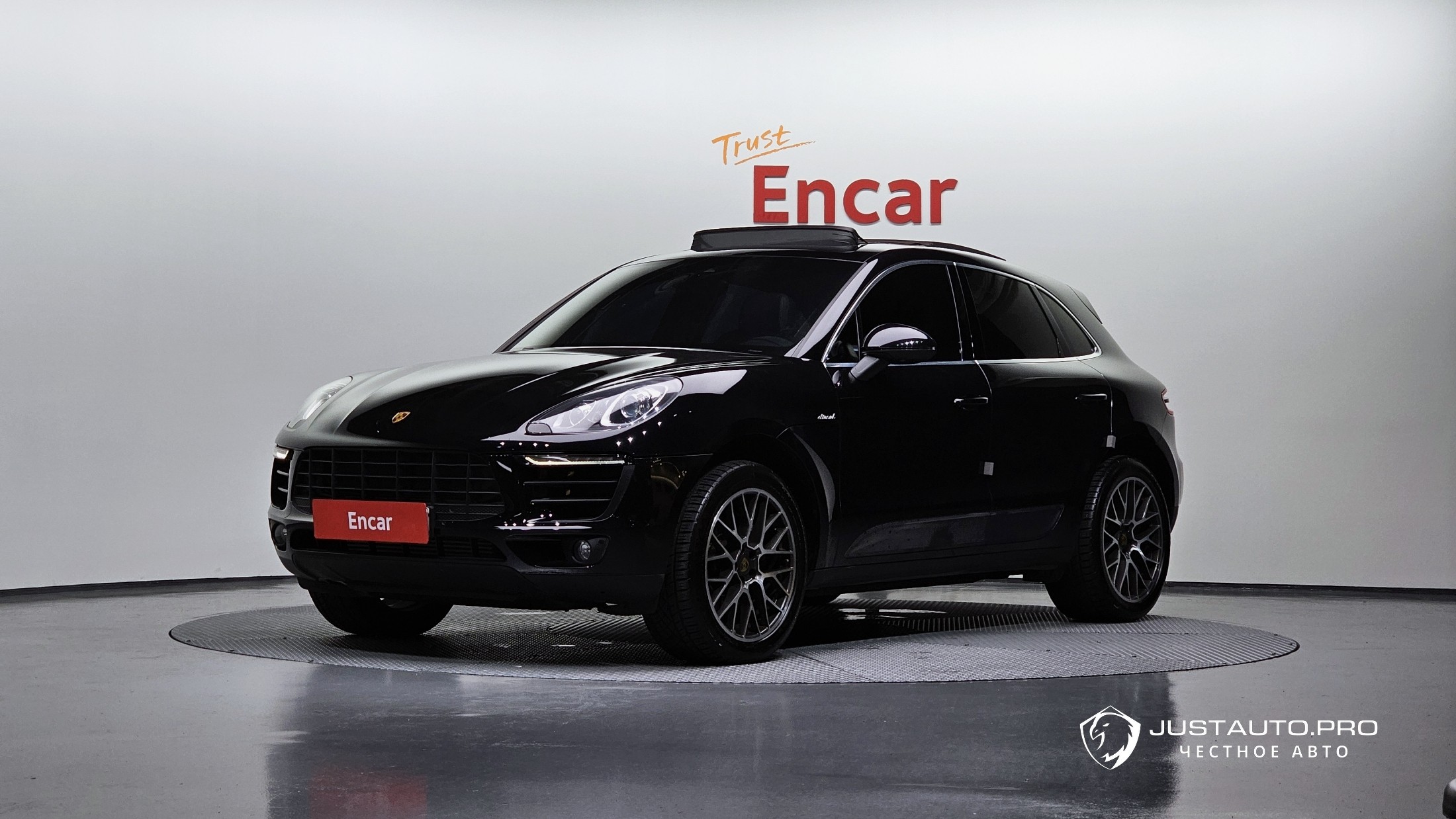 Автомобиль Porsche Macan
