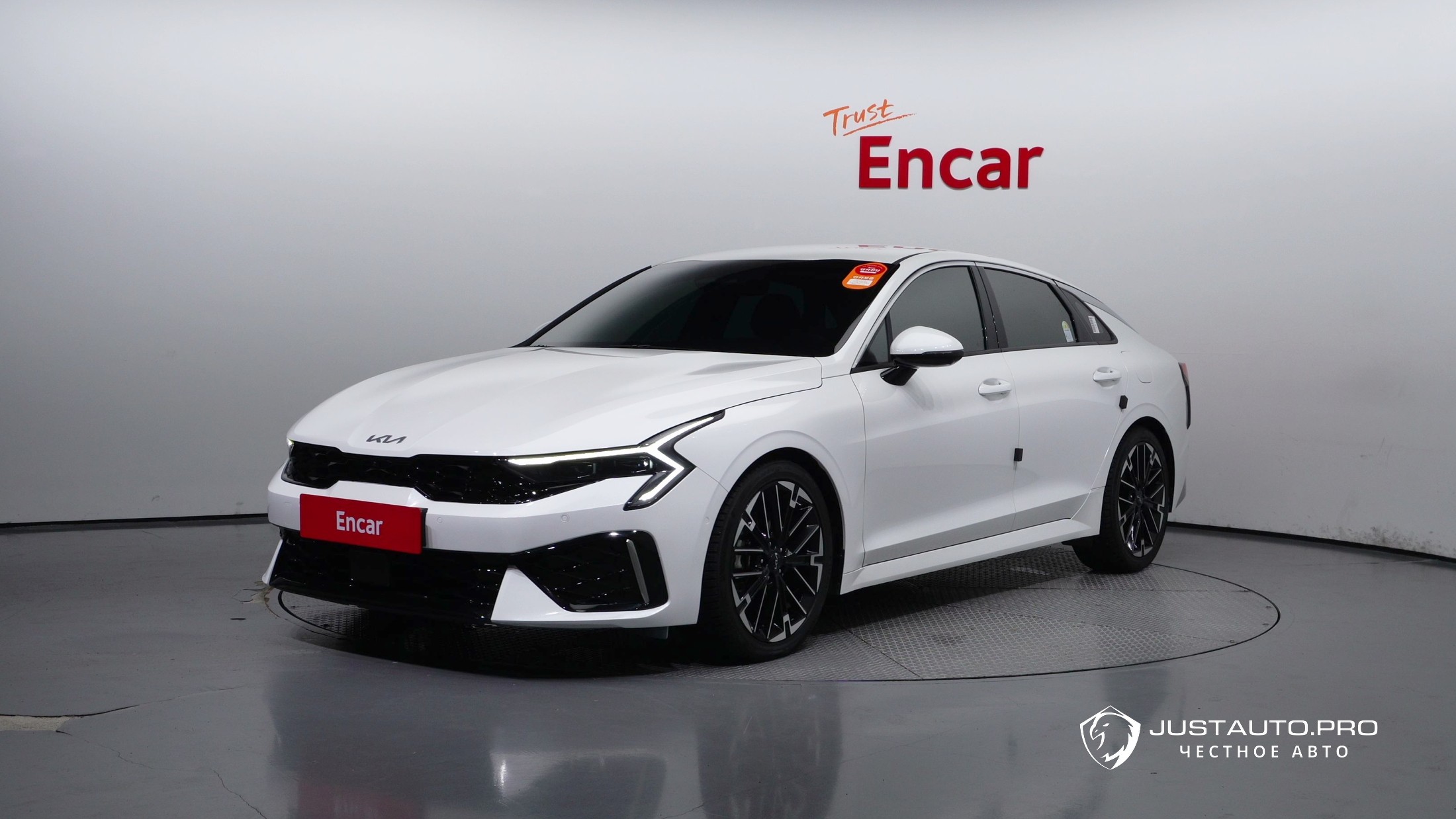 Автомобиль Kia K5