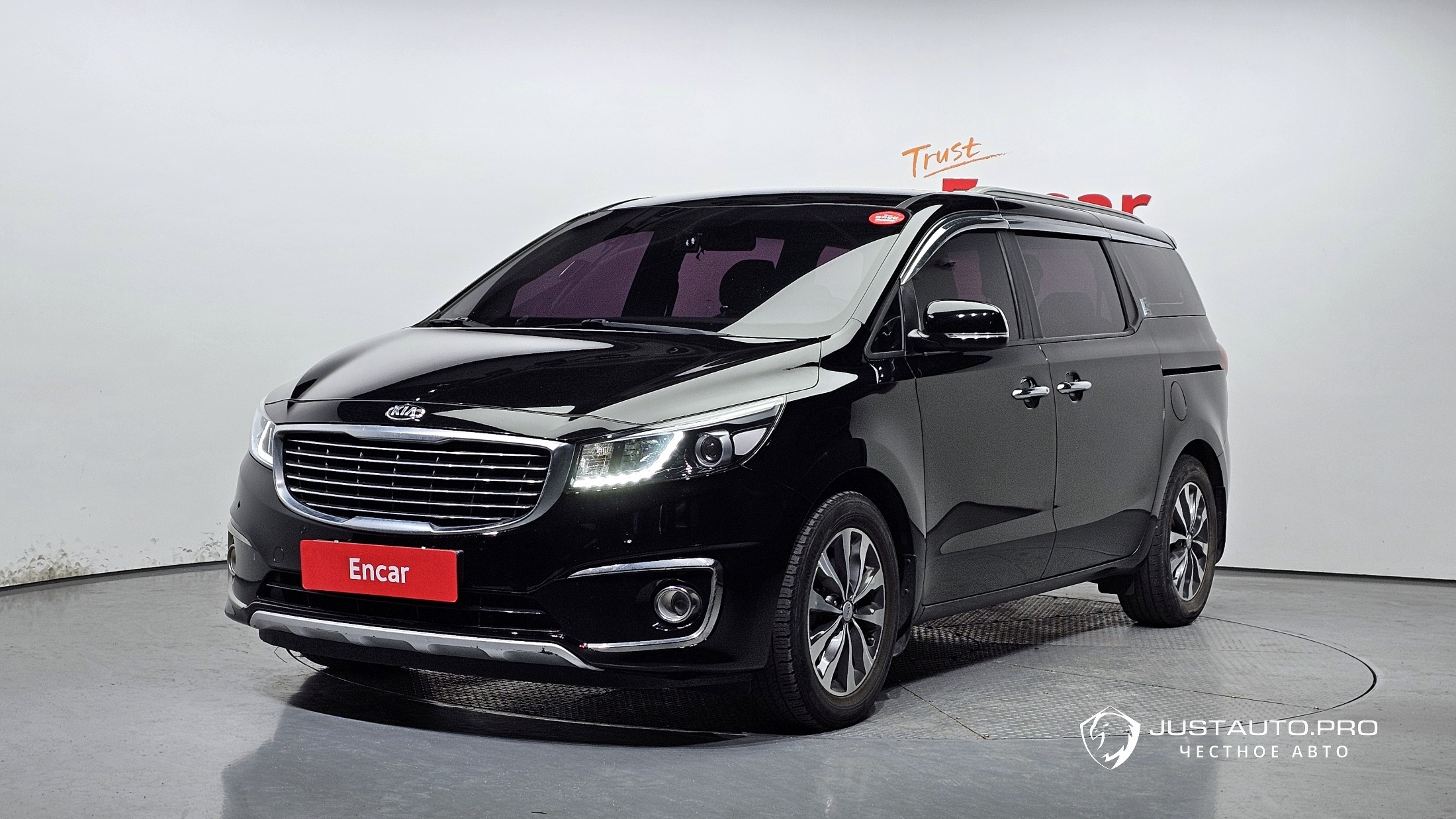 Автомобиль Kia Canival