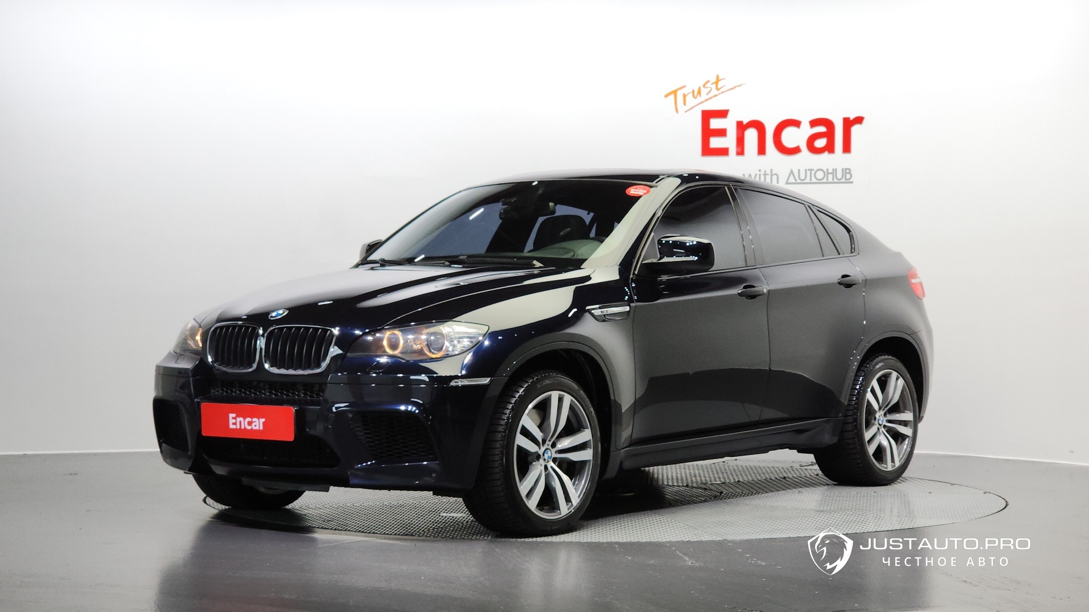 Автомобиль BMW X6M