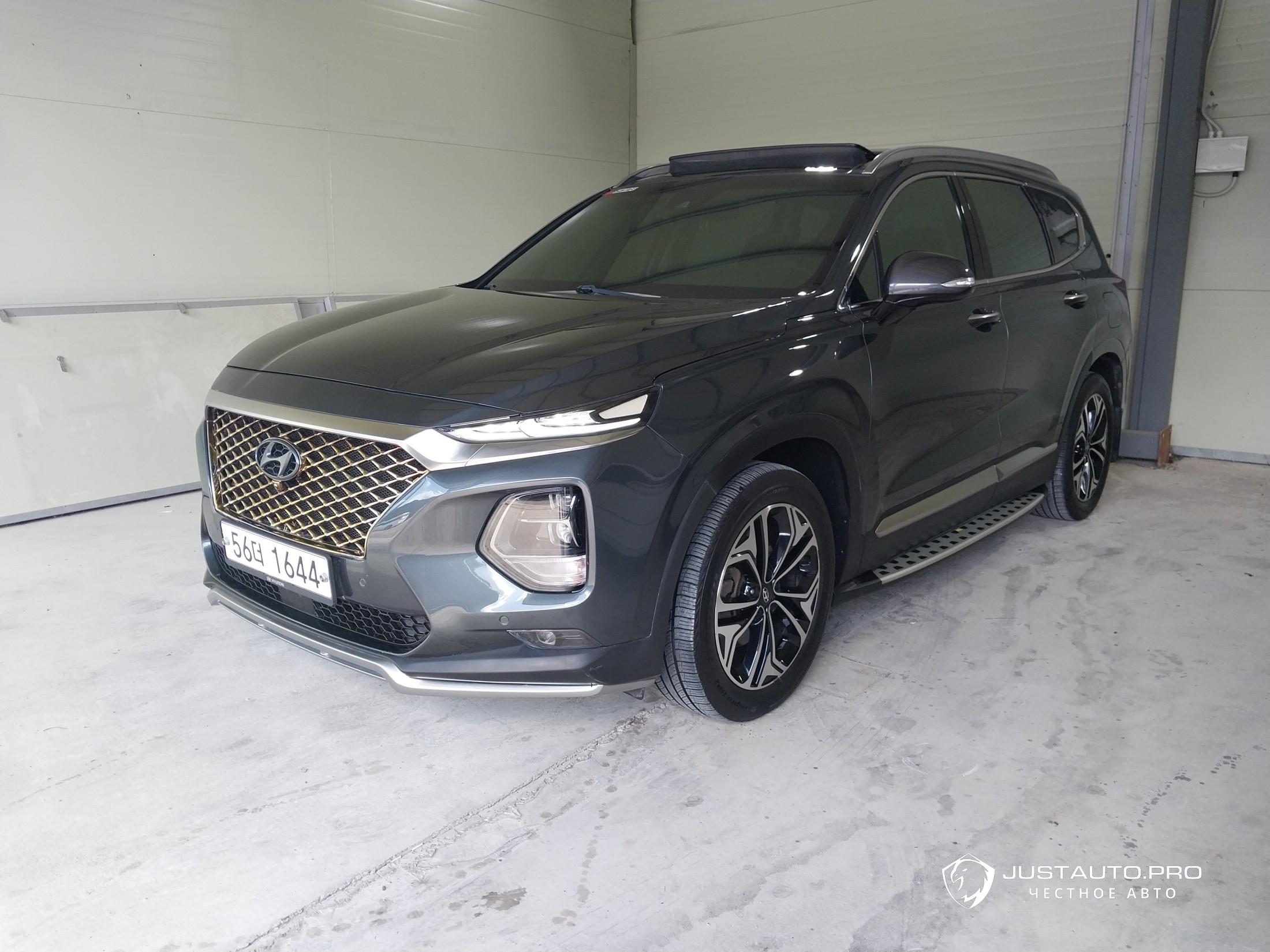 Автомобиль Hyundai Santafe