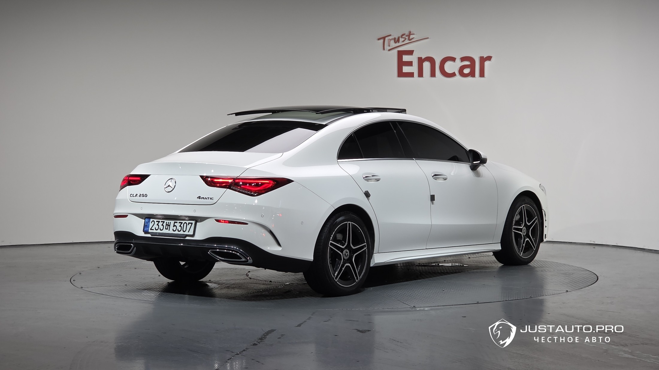 Автомобиль Mercedes-Benz CLA-Class
