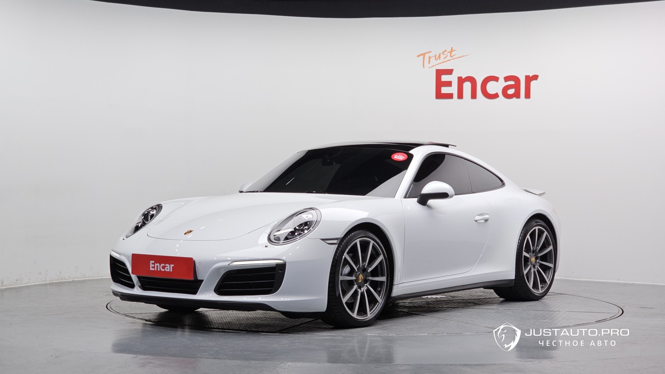 Автомобиль Porsche 911