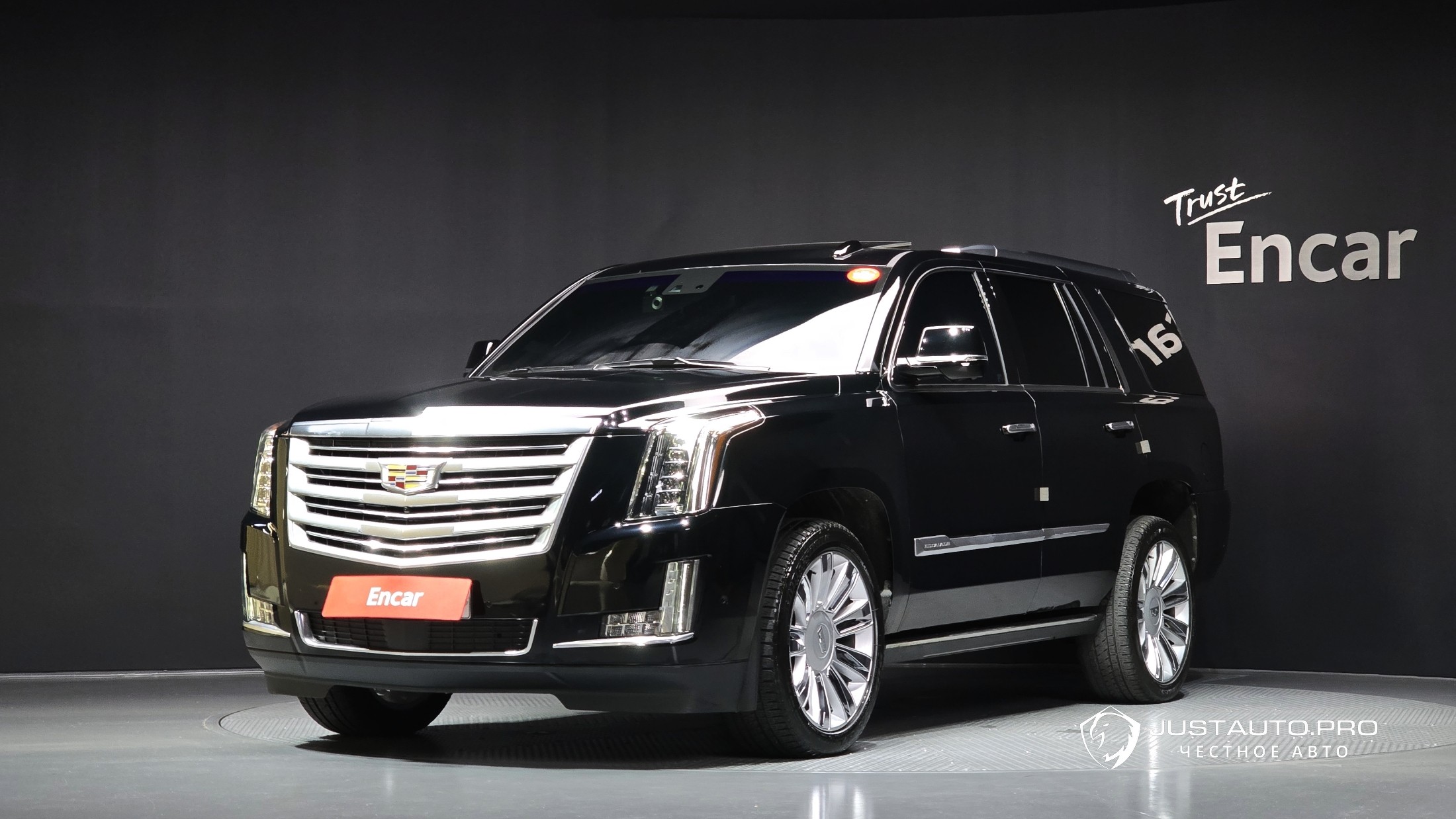 Автомобиль Cadillac Escalade