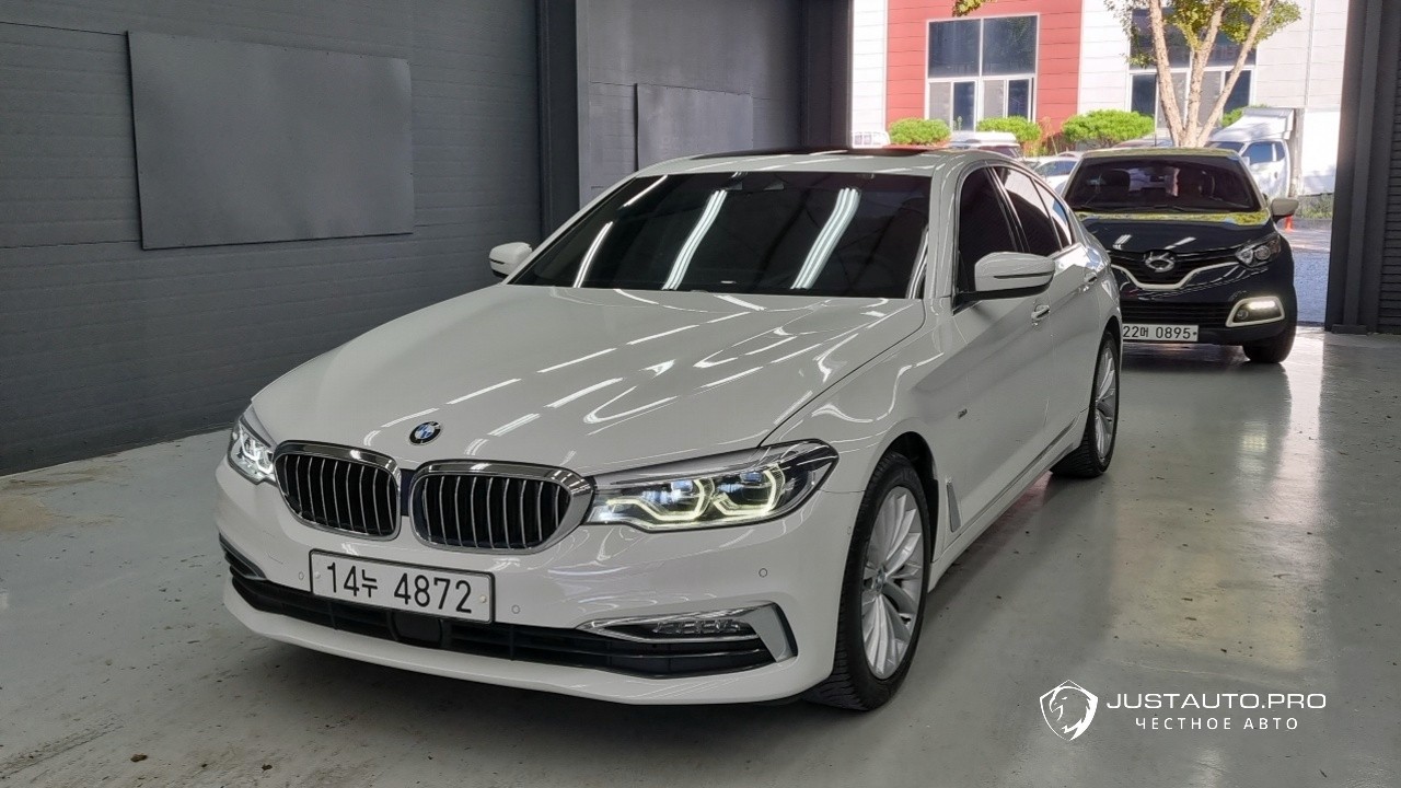 Автомобиль BMW 5-Series