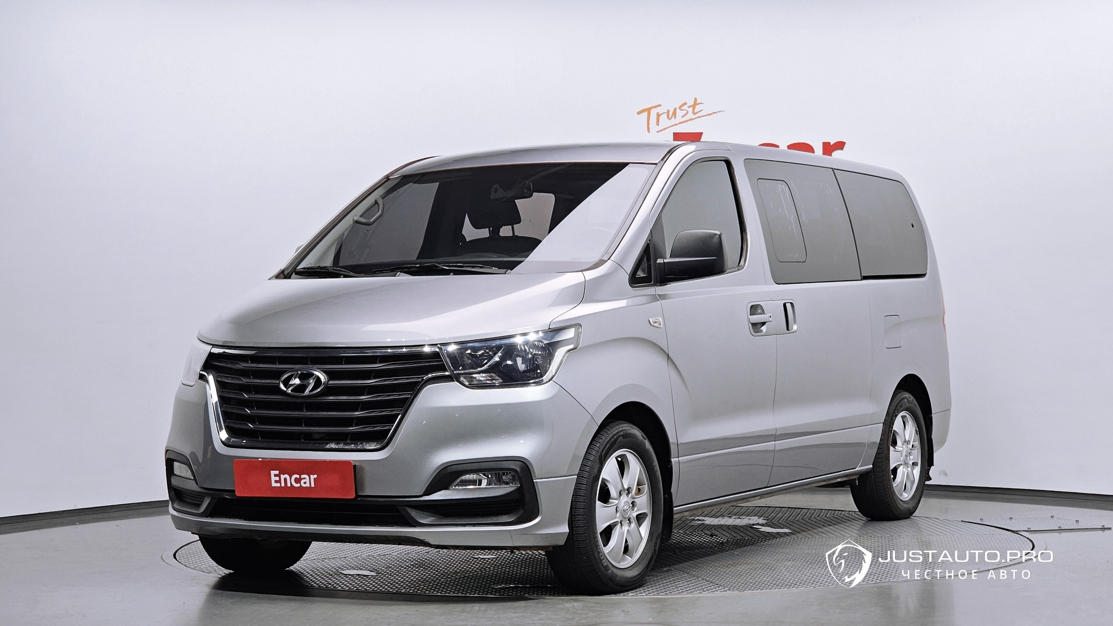 Автомобиль Hyundai Starex