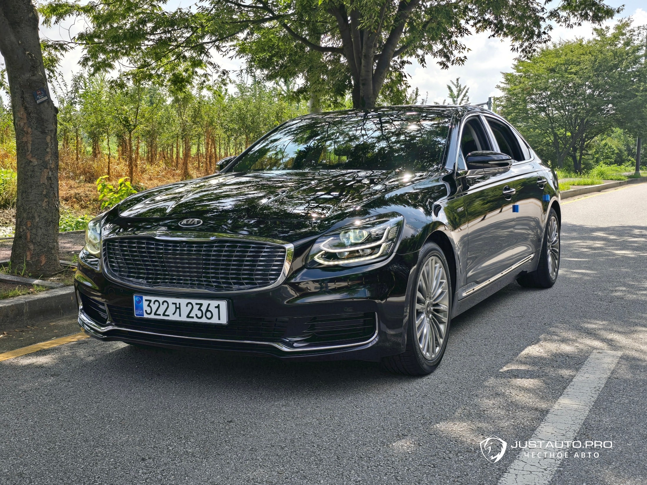 Автомобиль Kia K9