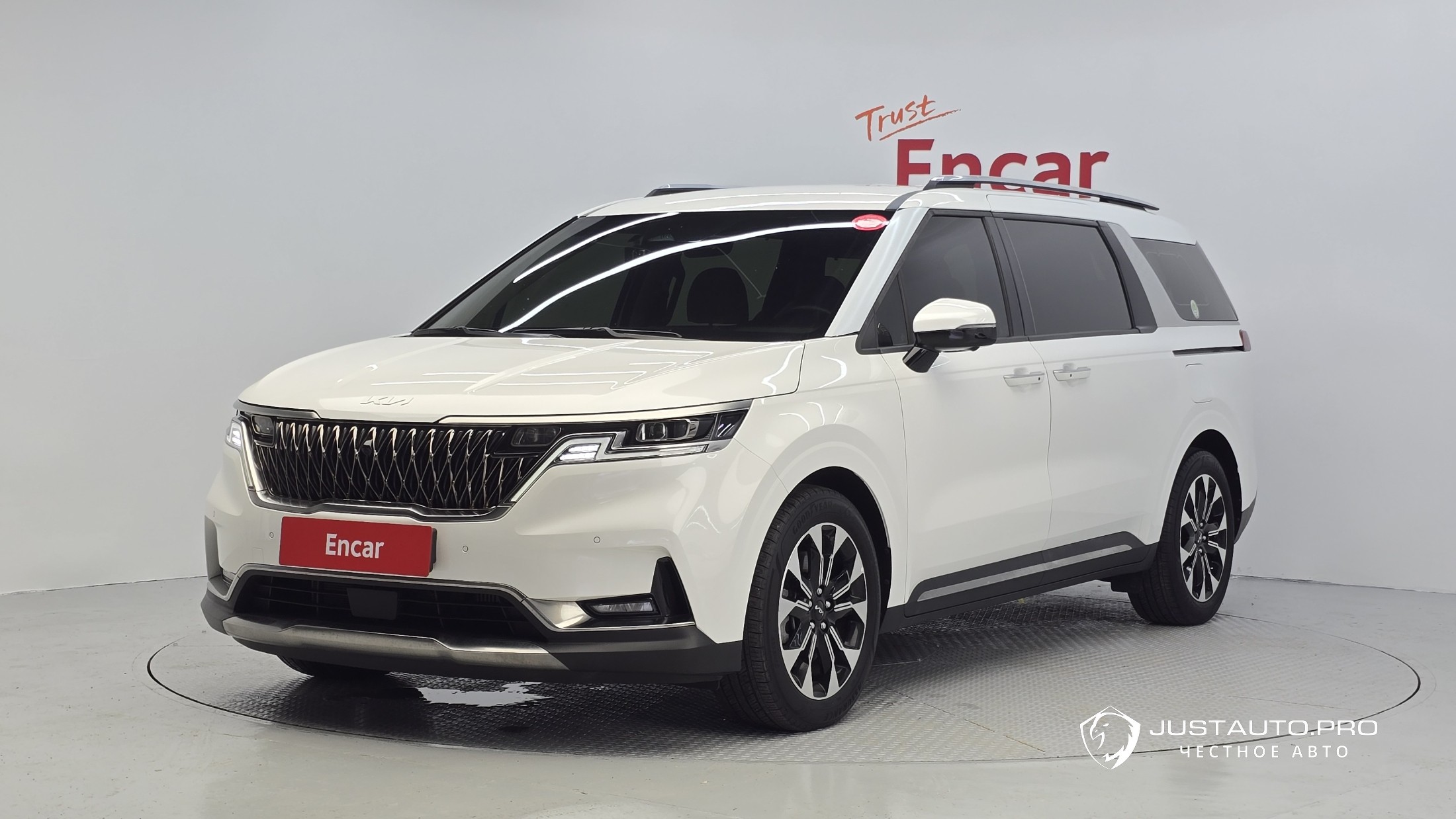 Автомобиль Kia Canival