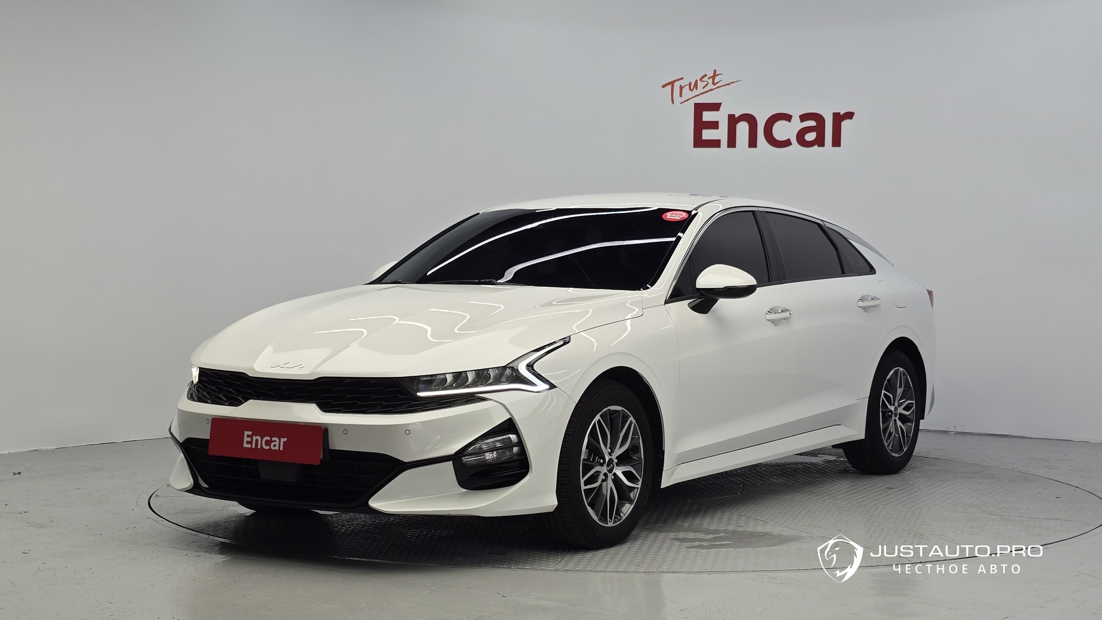 Автомобиль Kia K5