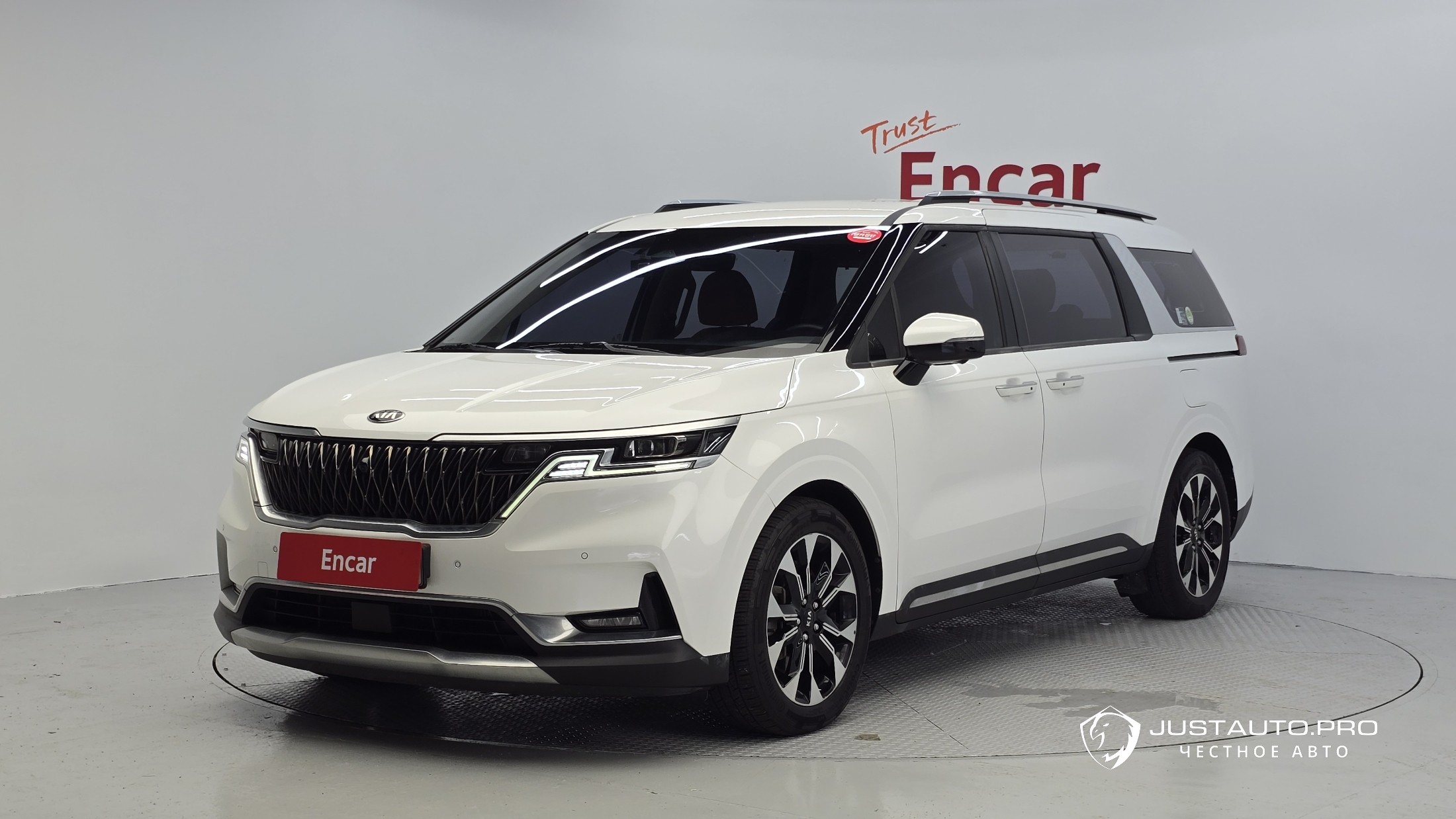 Автомобиль Kia Canival