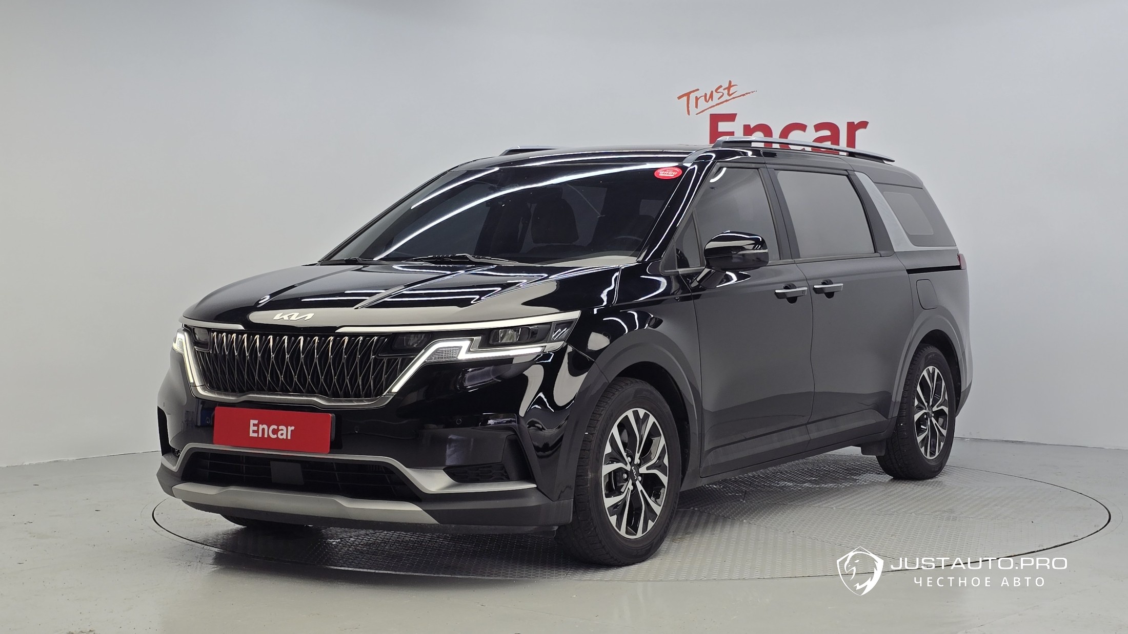 Автомобиль Kia Canival