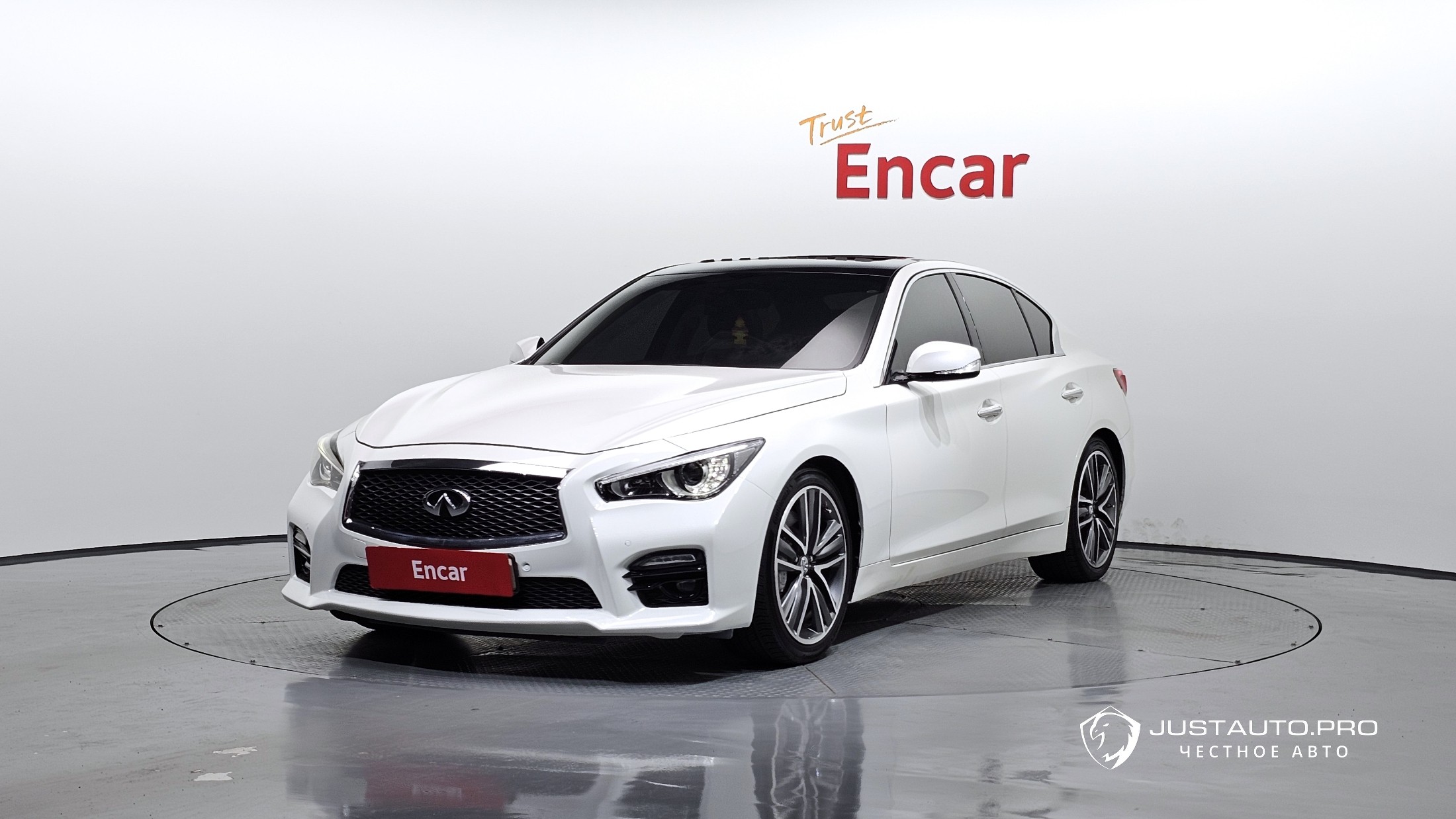 Автомобиль Infiniti Q50