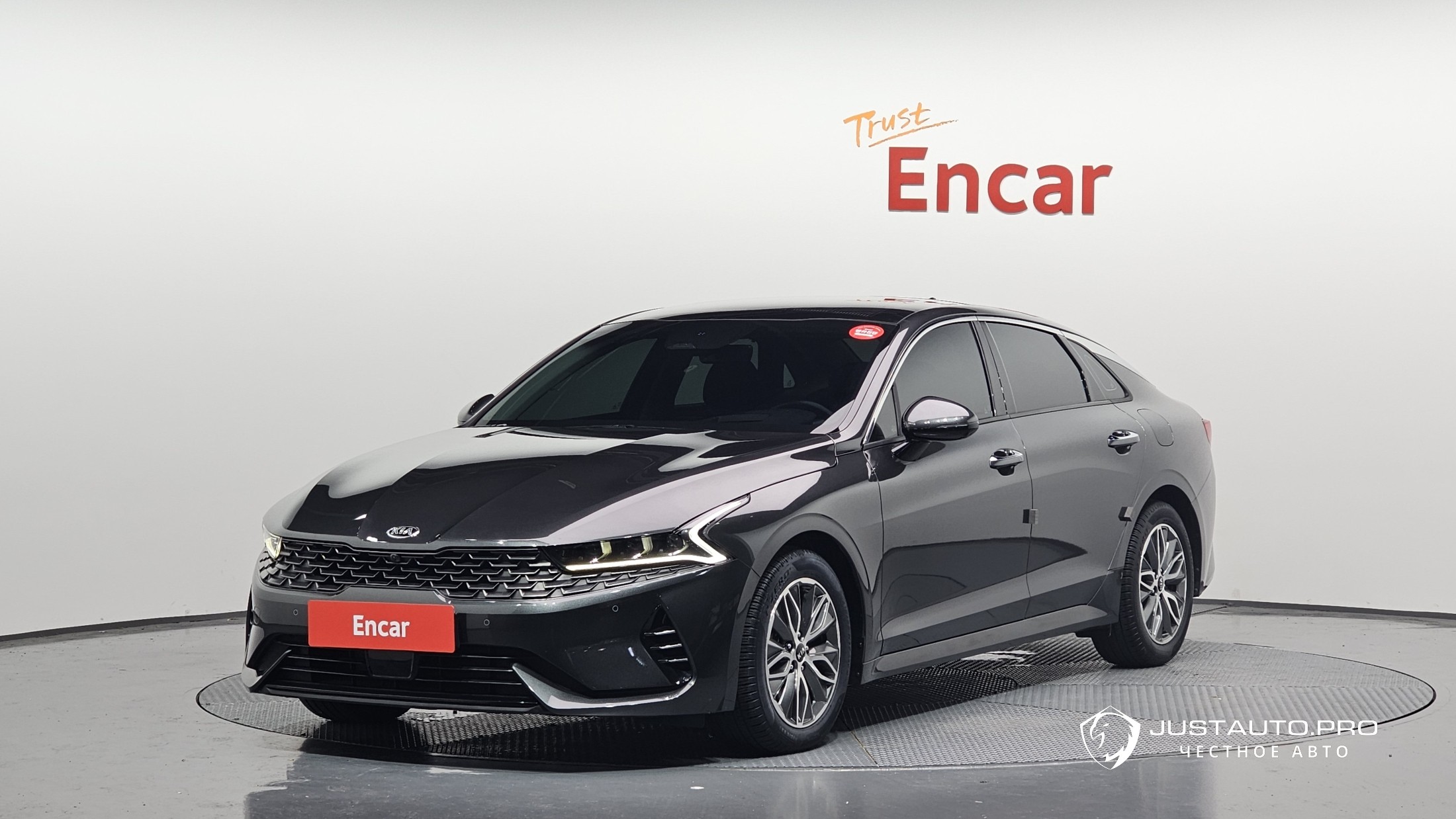 Автомобиль Kia K5