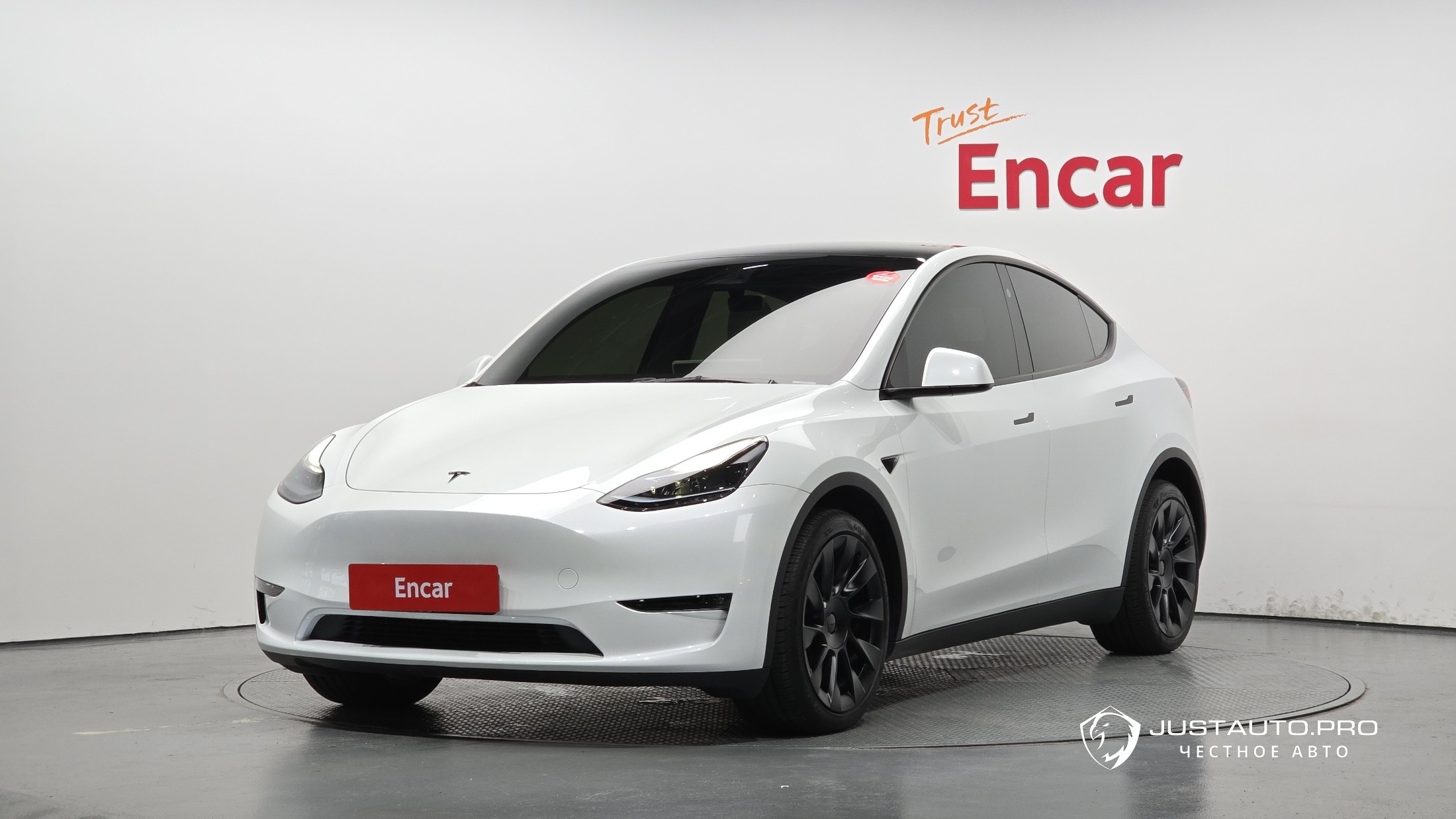 Автомобиль Tesla Model Y