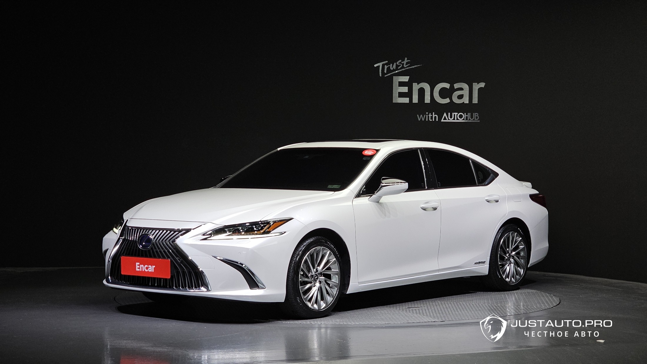 Автомобиль Lexus ES