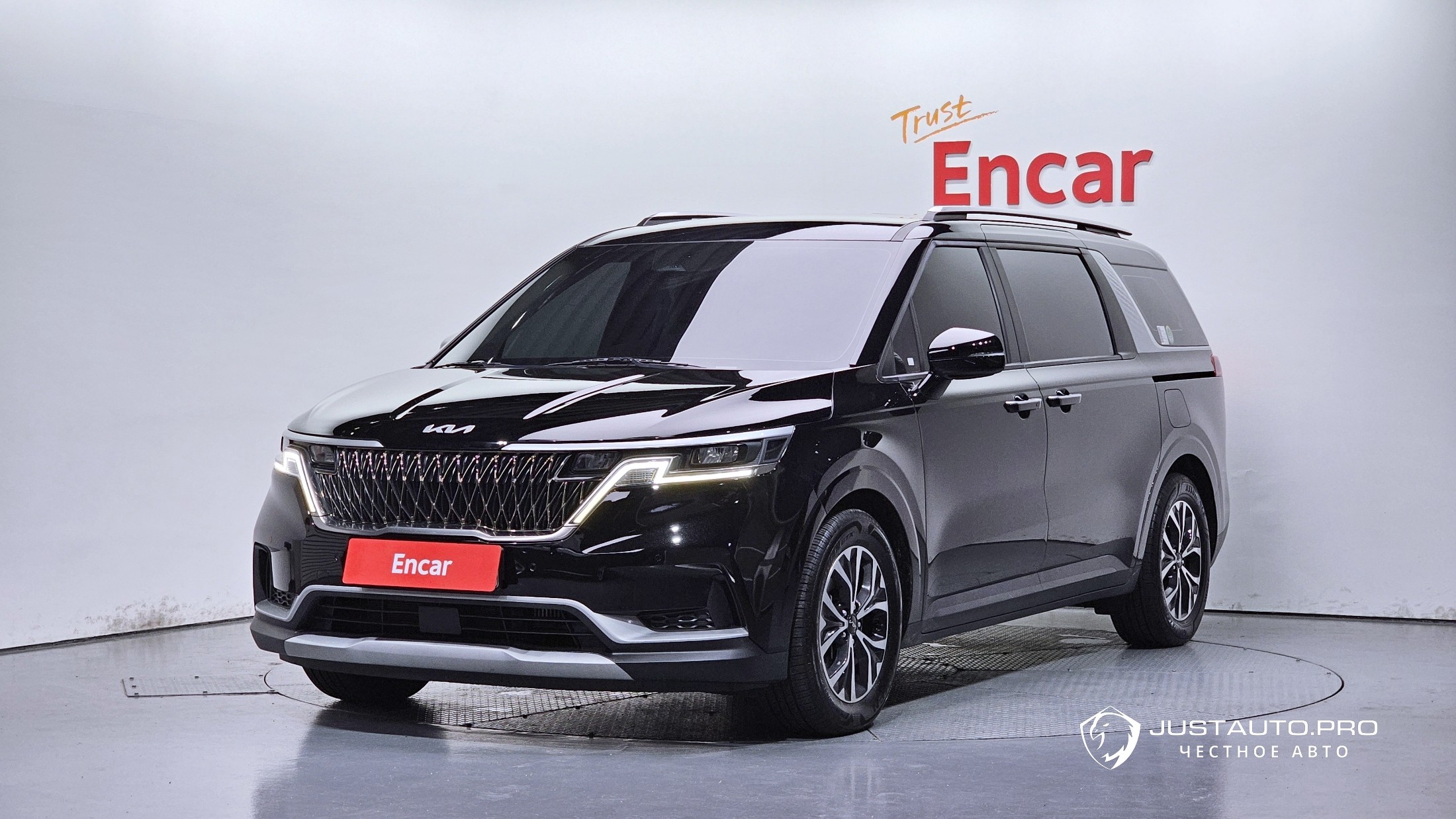 Автомобиль Kia Canival