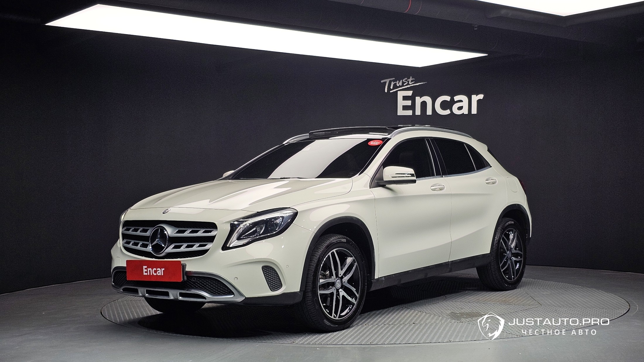 Автомобиль Mercedes-Benz GLA-Class