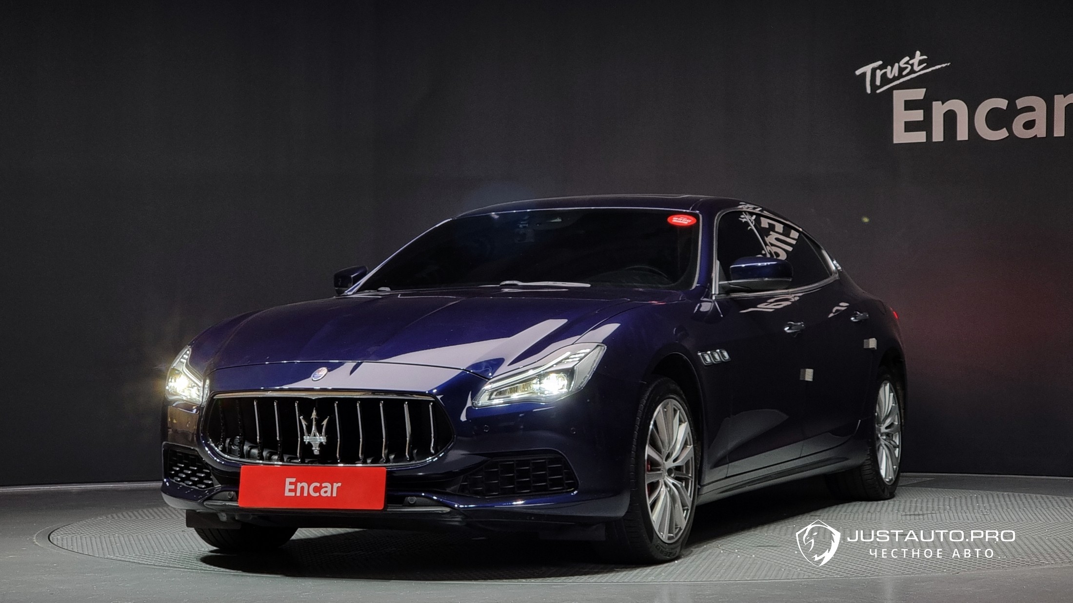 Автомобиль Maserati Quattroporte