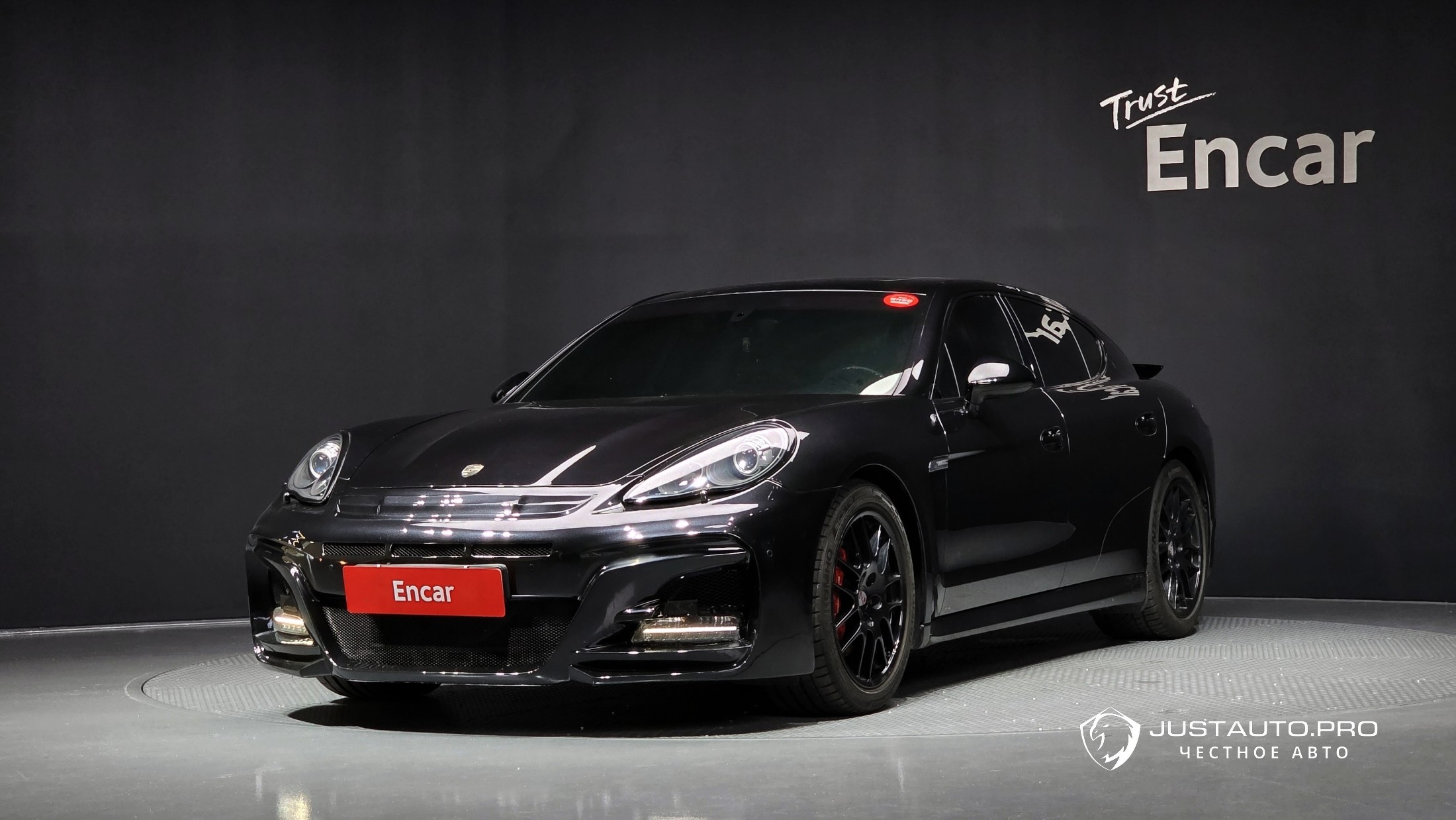 Автомобиль Porsche Panamera