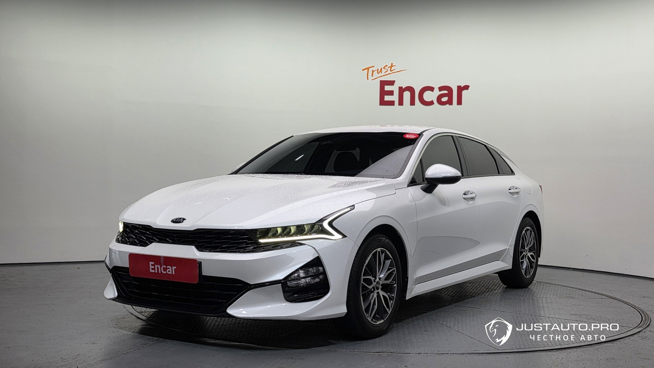 Автомобиль Kia K5