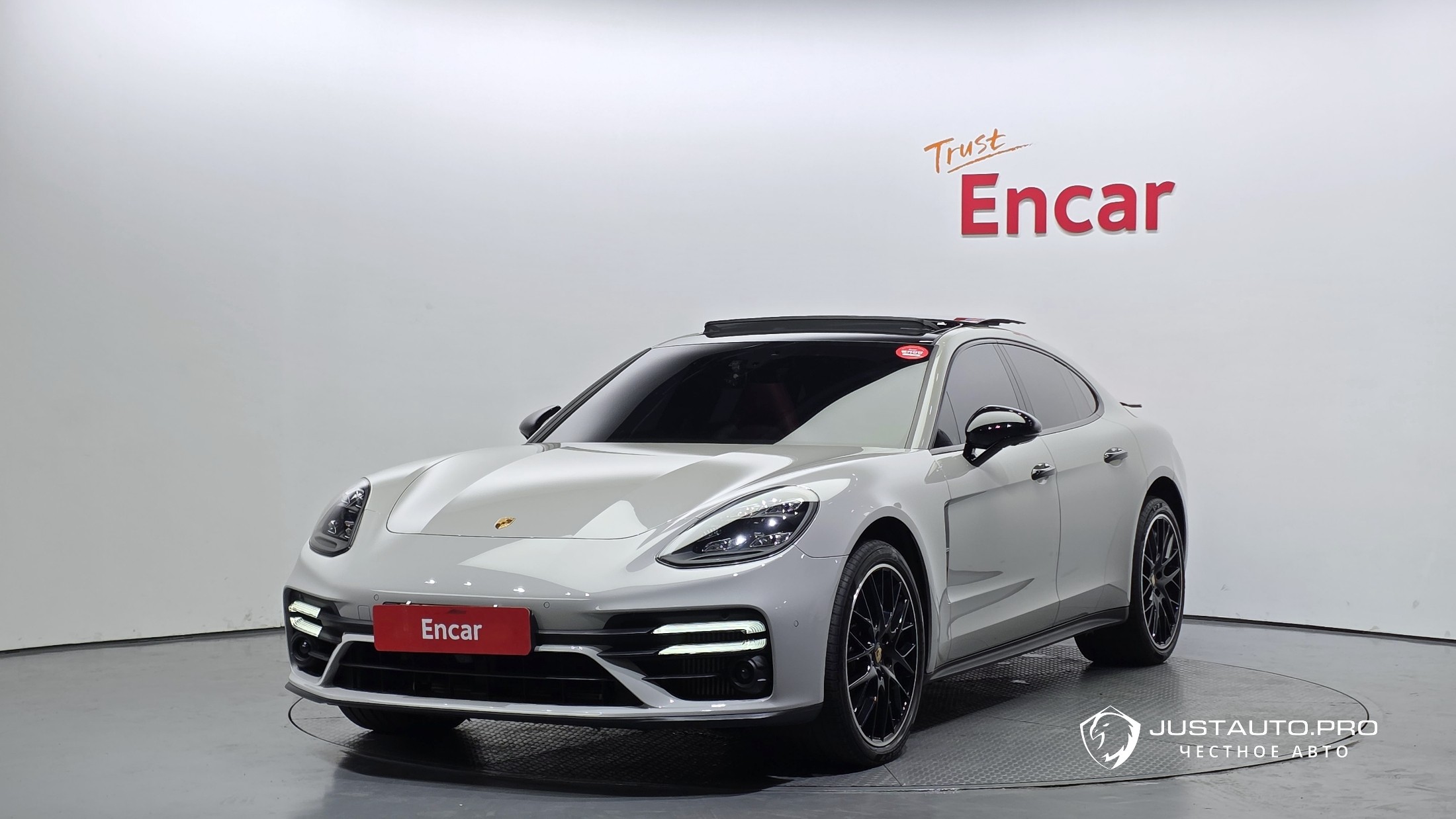Автомобиль Porsche Panamera