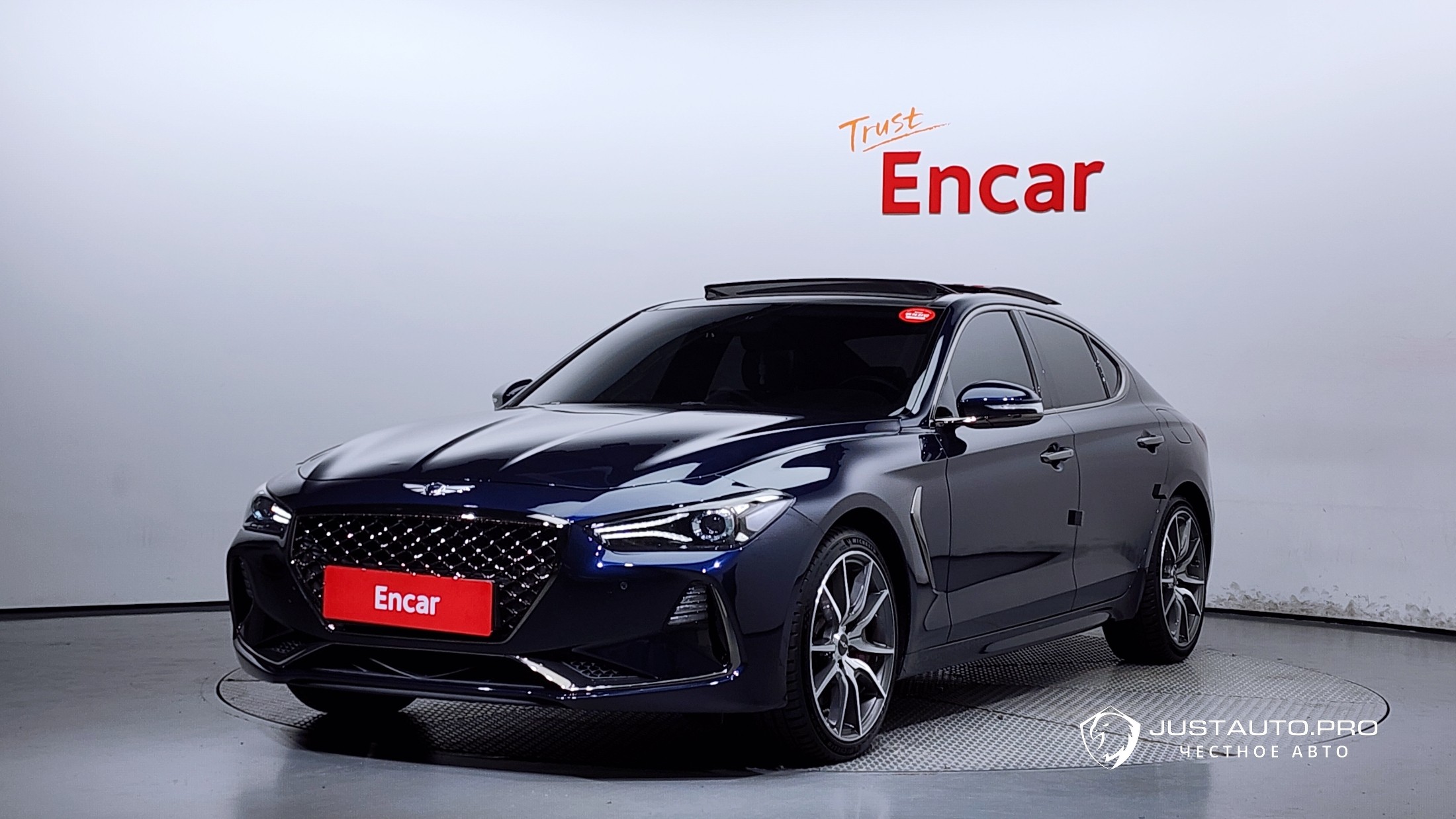 Автомобиль Genesis G70