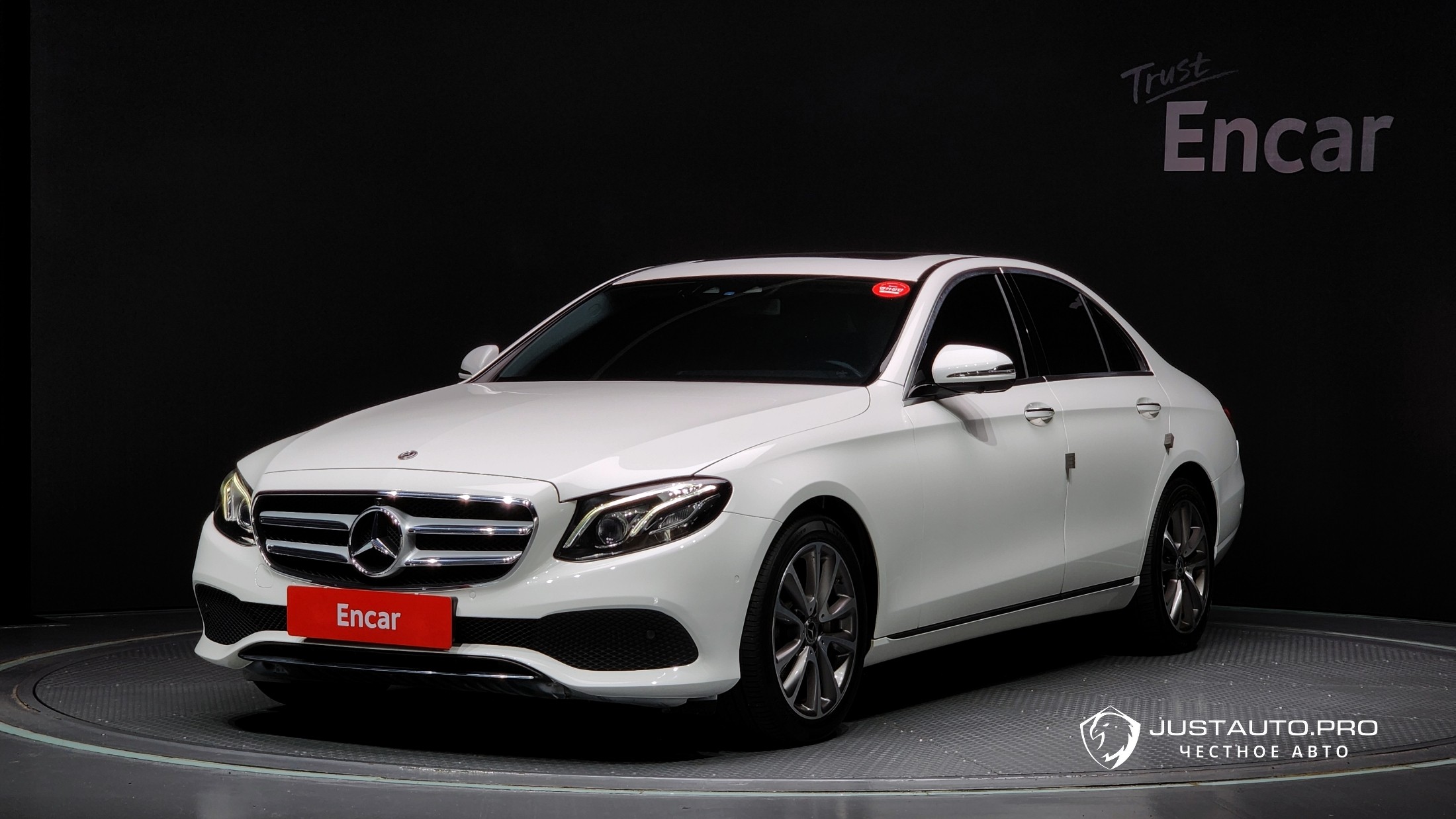Автомобиль Mercedes-Benz E-Class