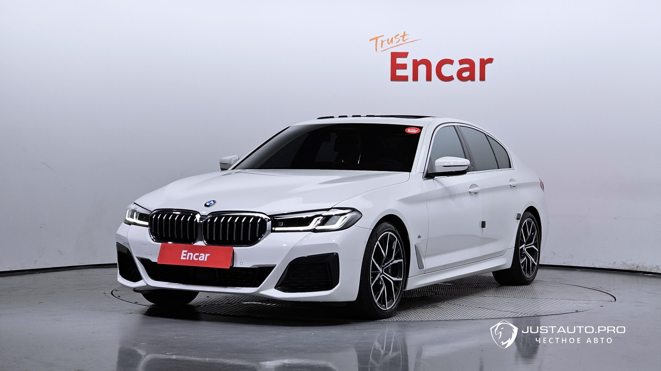 Автомобиль BMW 5-Series