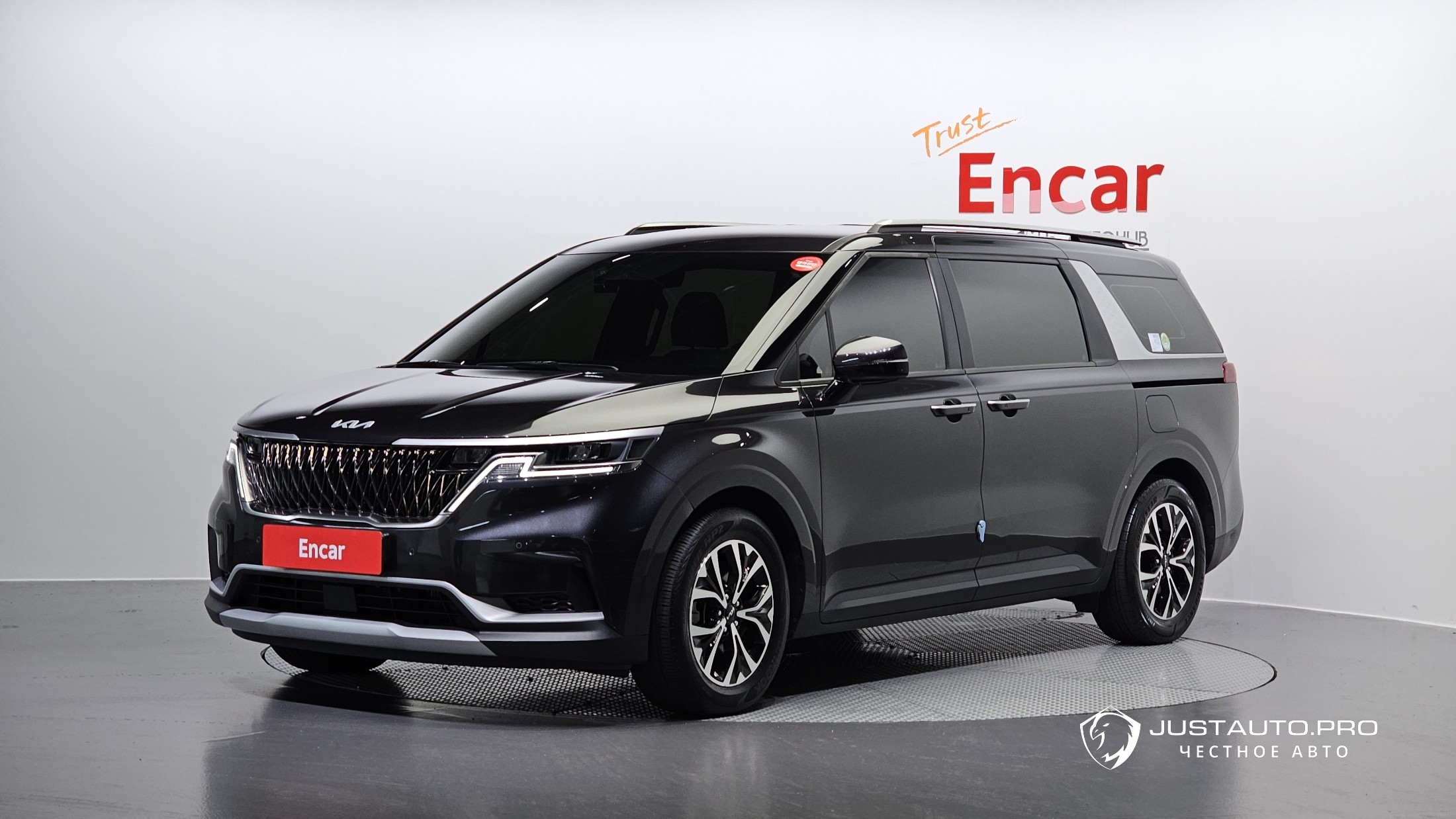 Автомобиль Kia Canival
