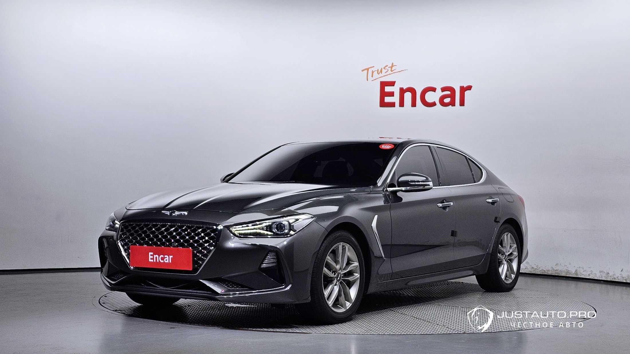 Автомобиль Genesis G70