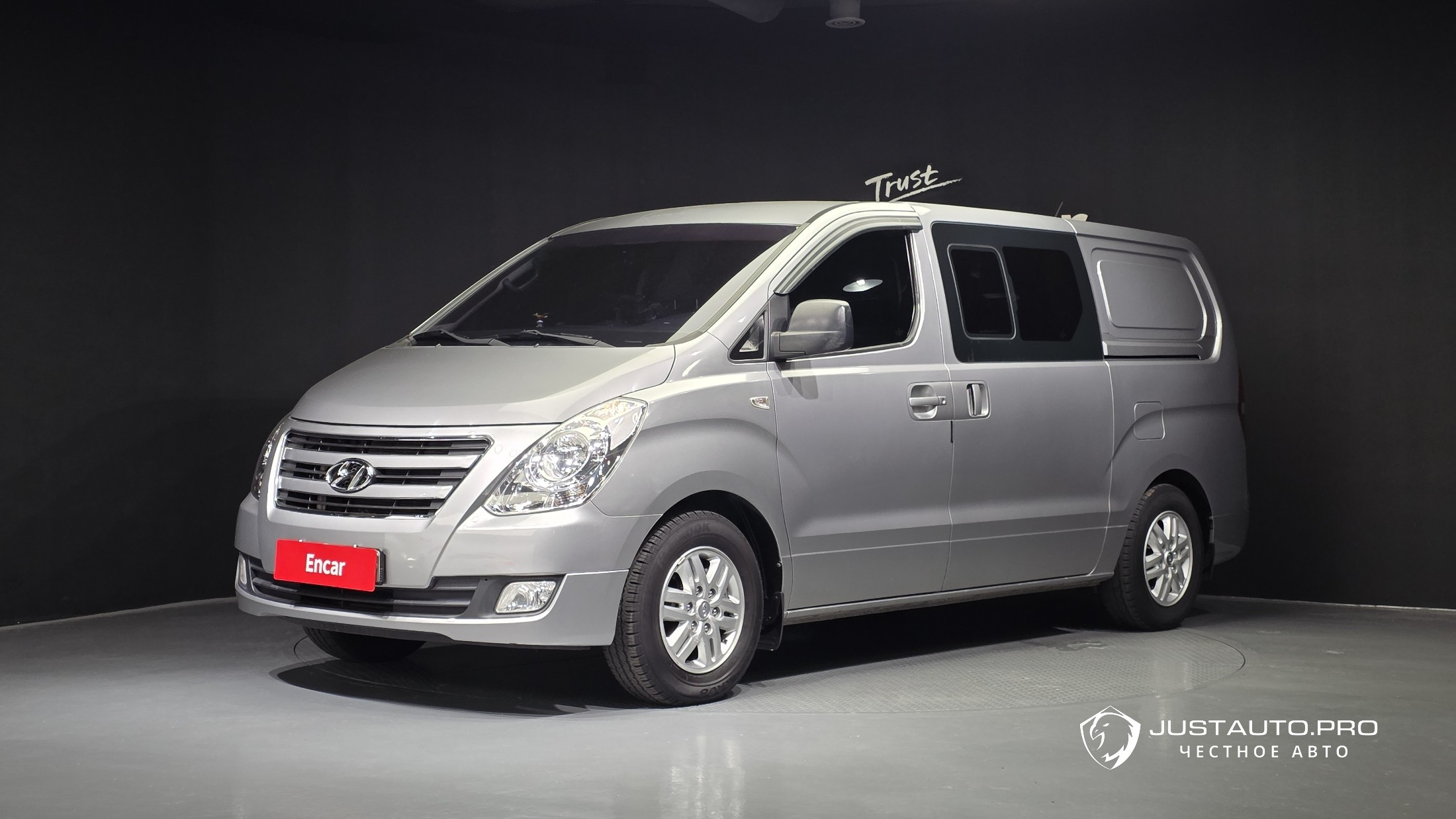 Автомобиль Hyundai Starex