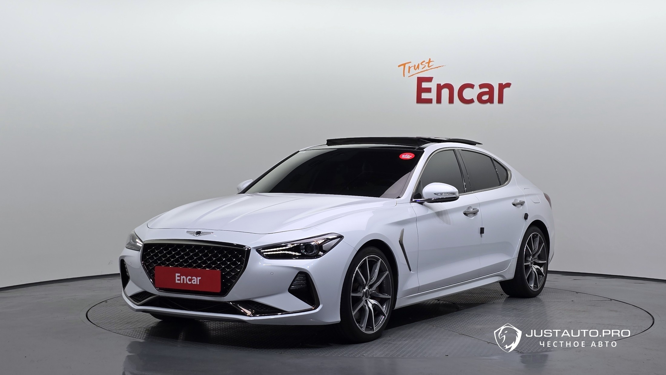 Автомобиль Genesis G70