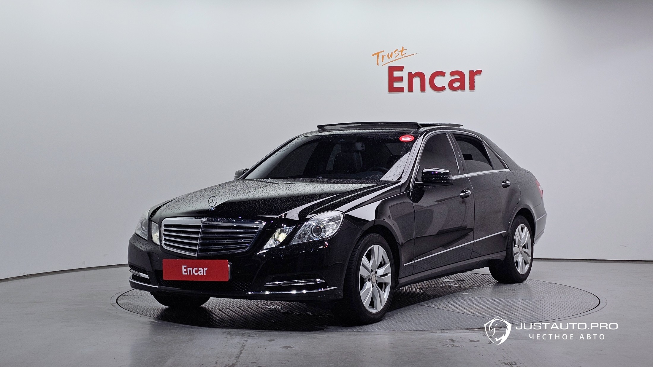 Автомобиль Mercedes-Benz E-Class