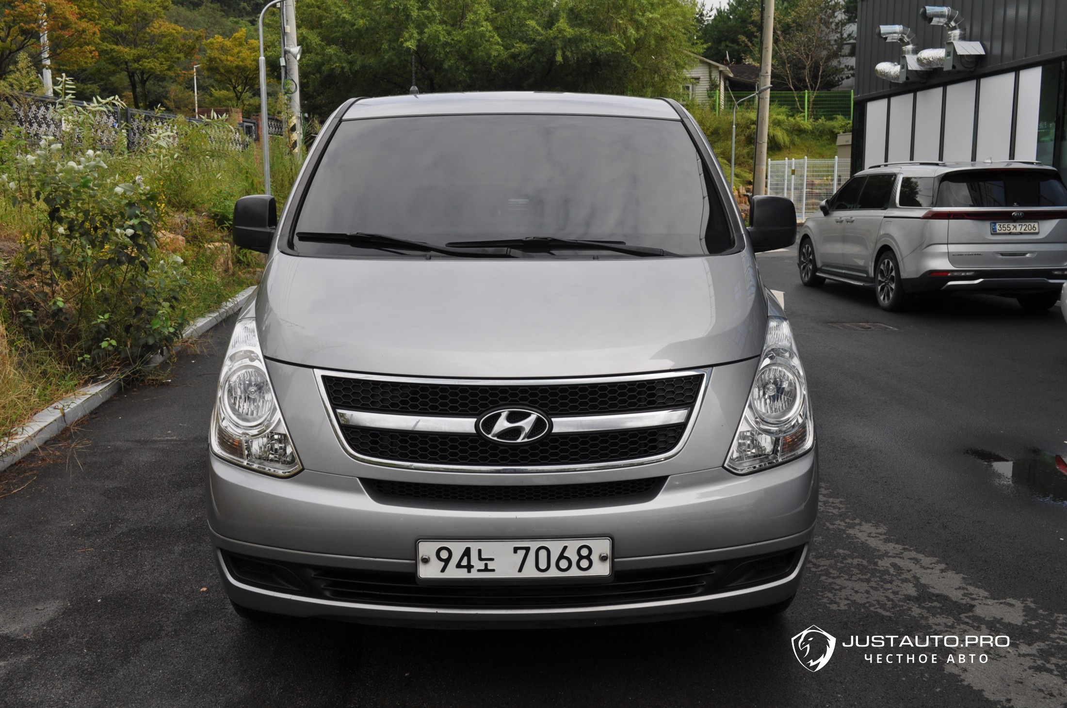 Автомобиль Hyundai Starex