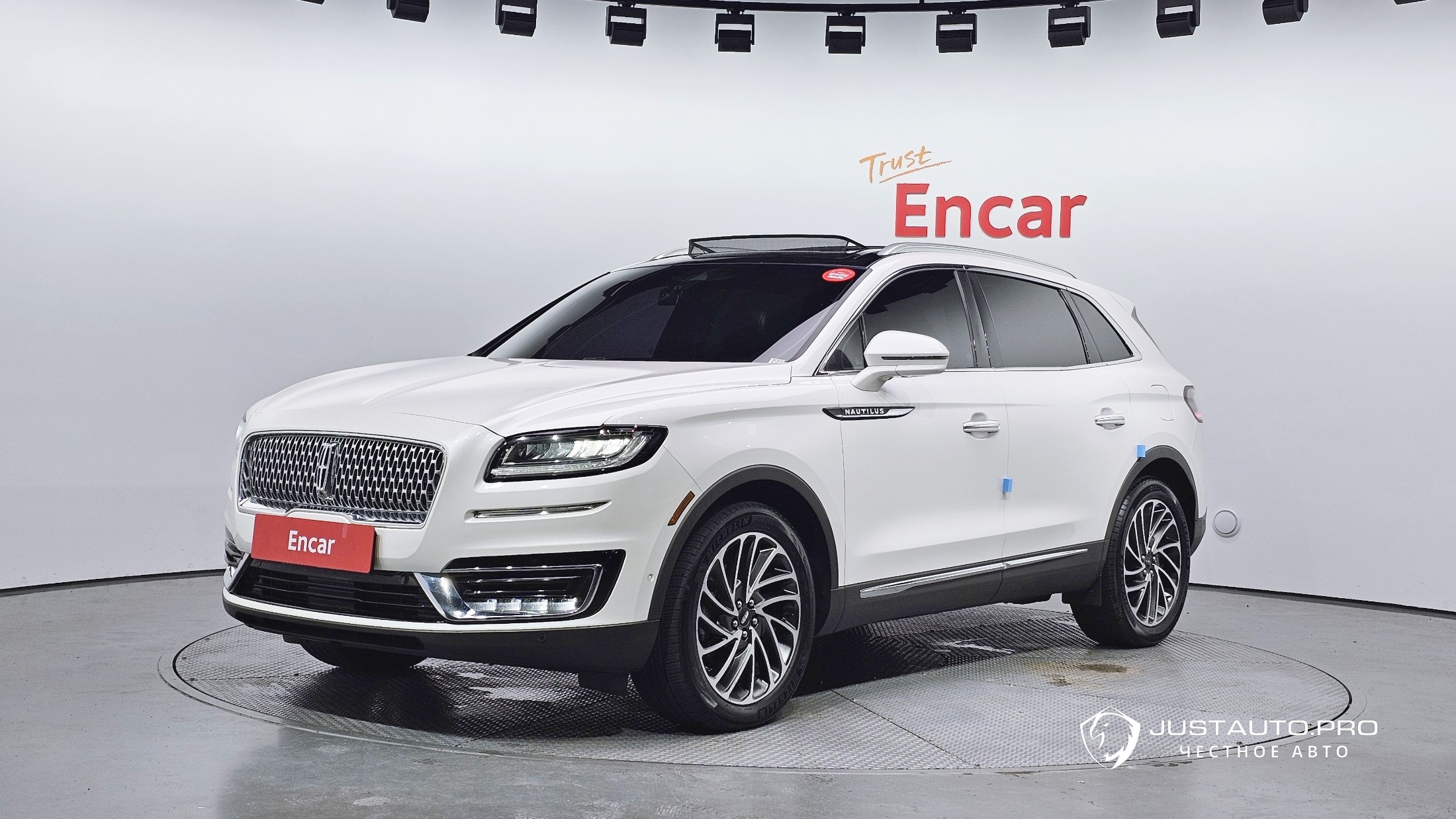 Автомобиль Lincoln Nautilus