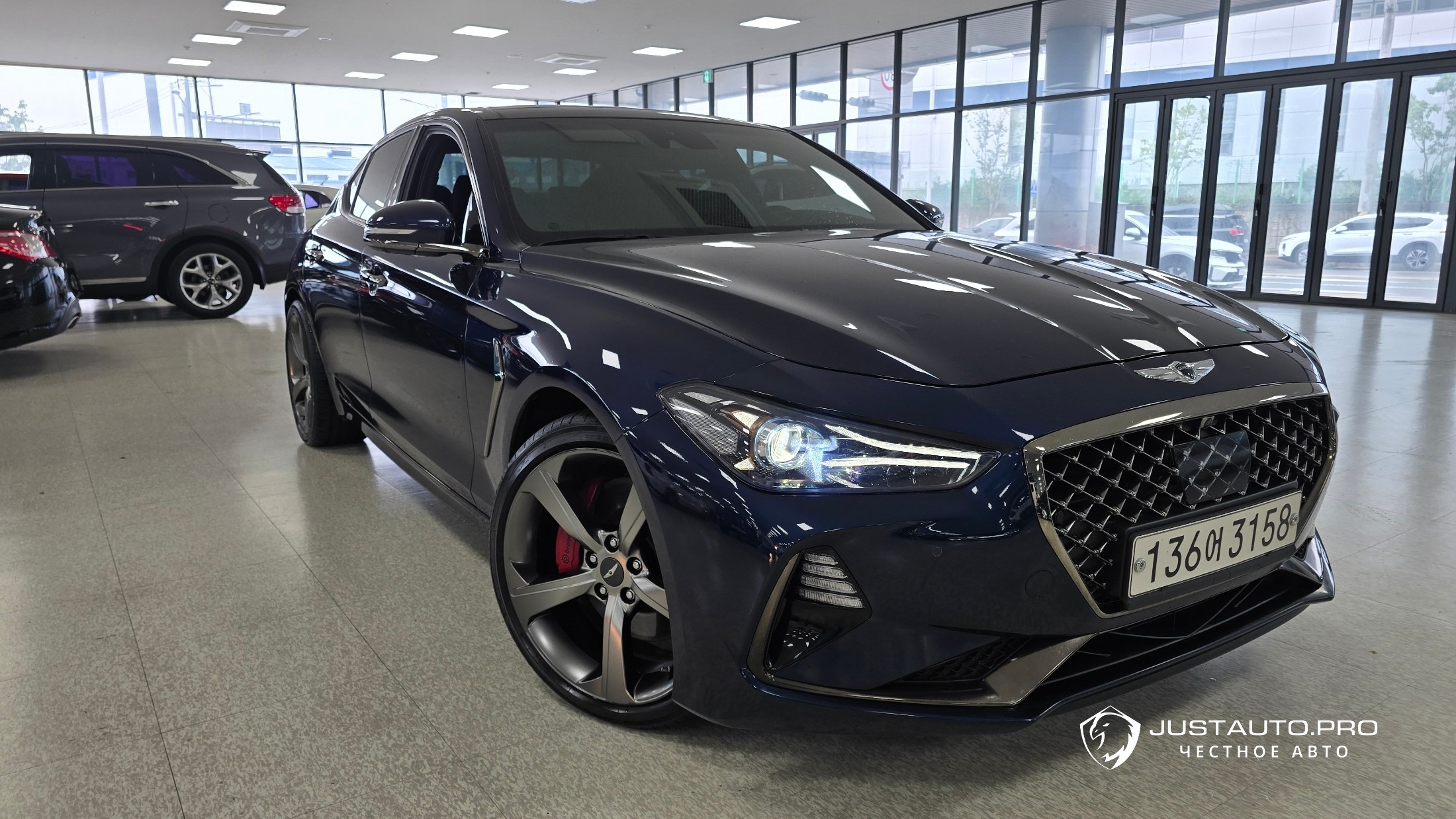 Автомобиль Genesis G70
