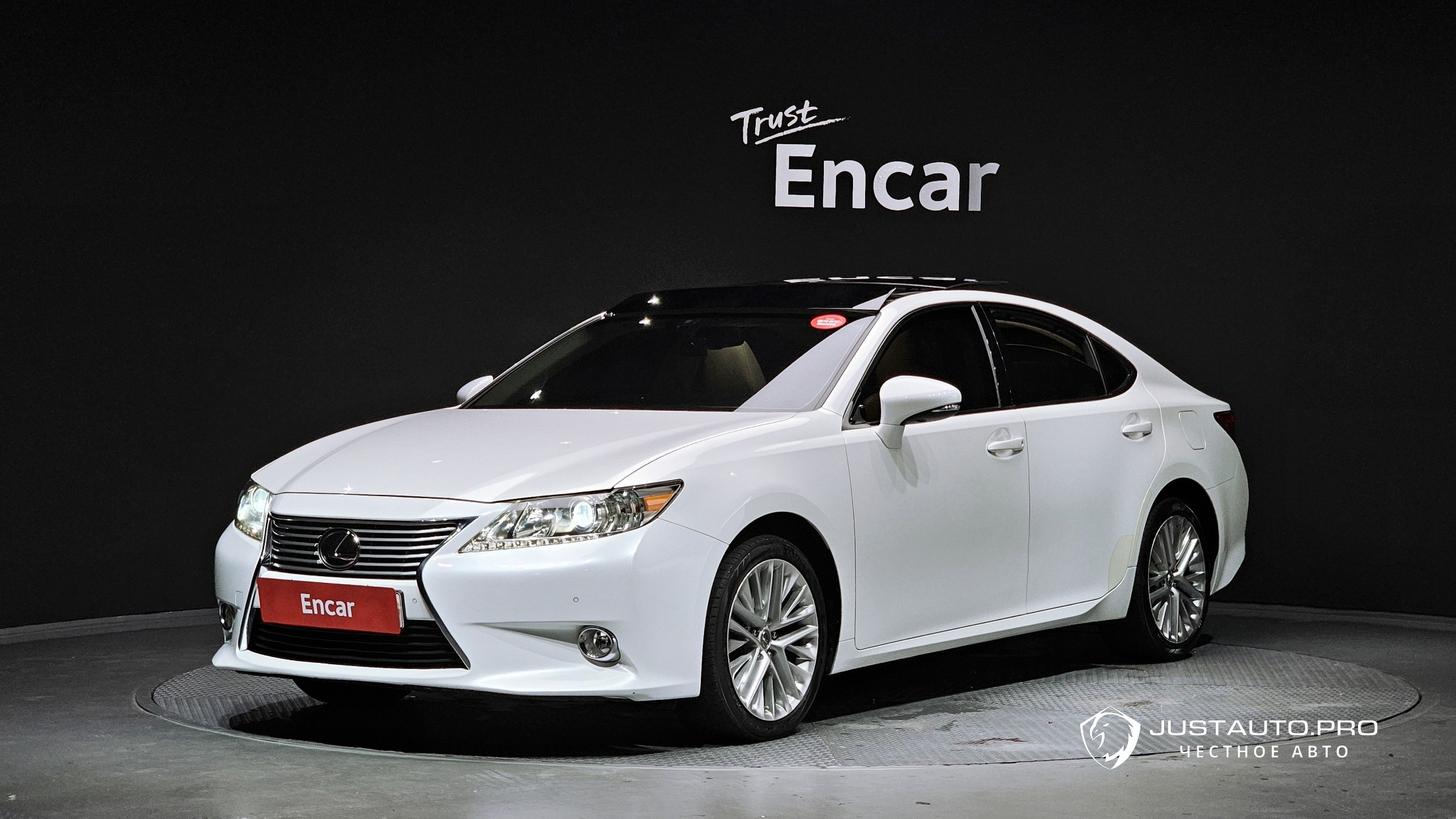 Автомобиль Lexus ES