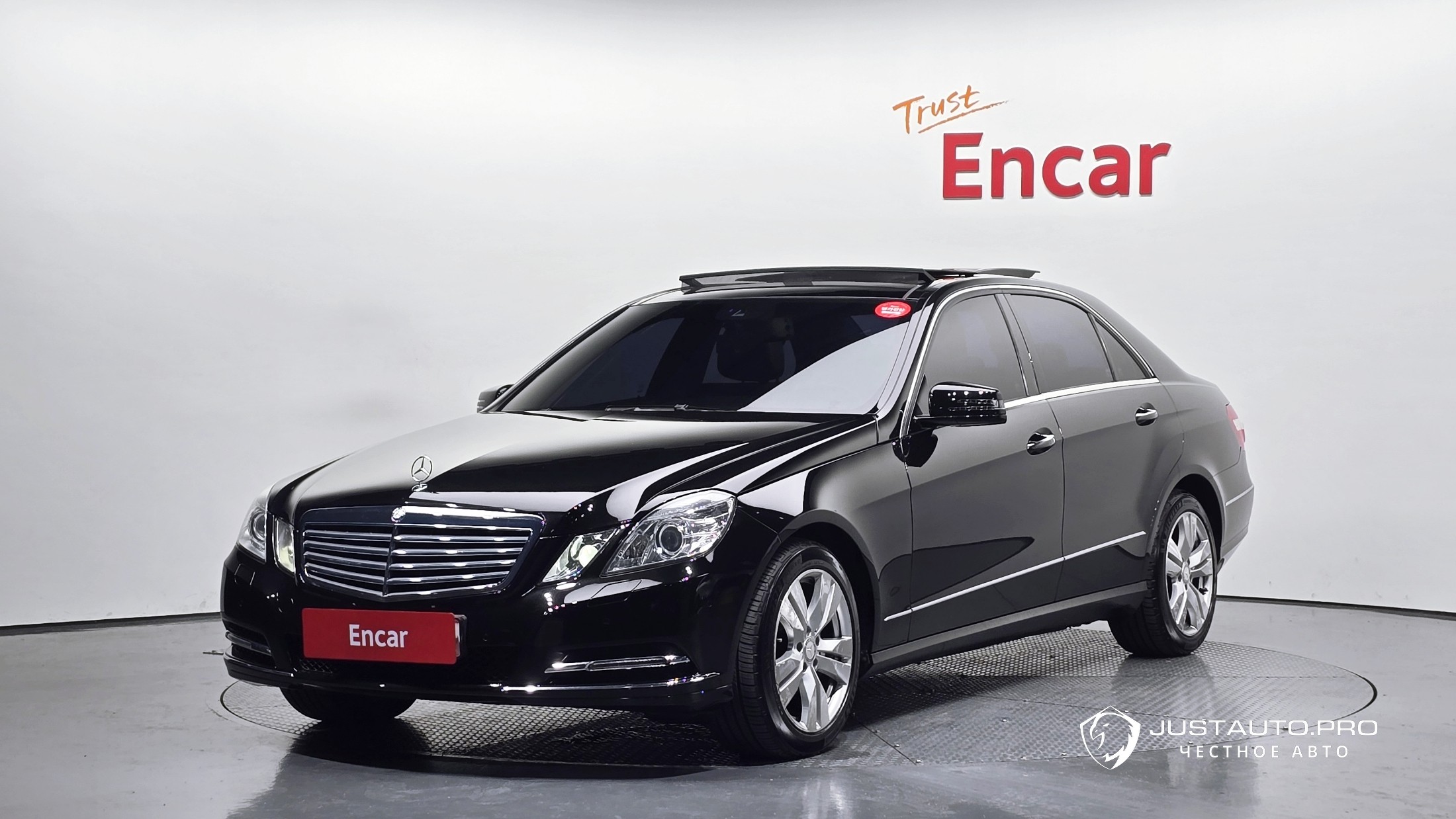 Автомобиль Mercedes-Benz E-Class
