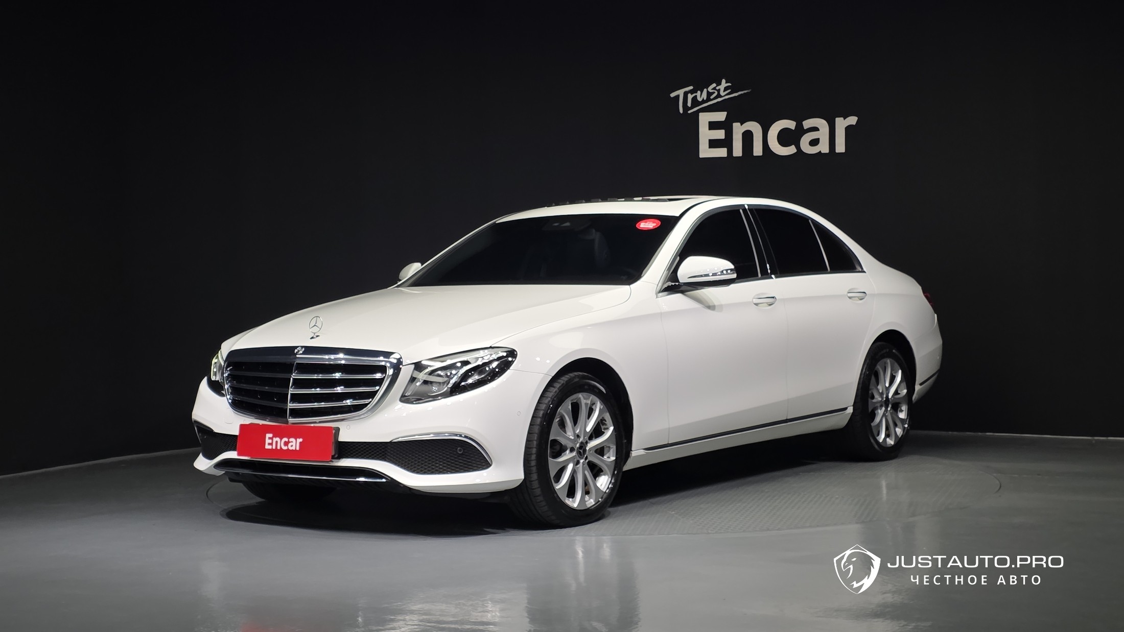 Автомобиль Mercedes-Benz E-Class