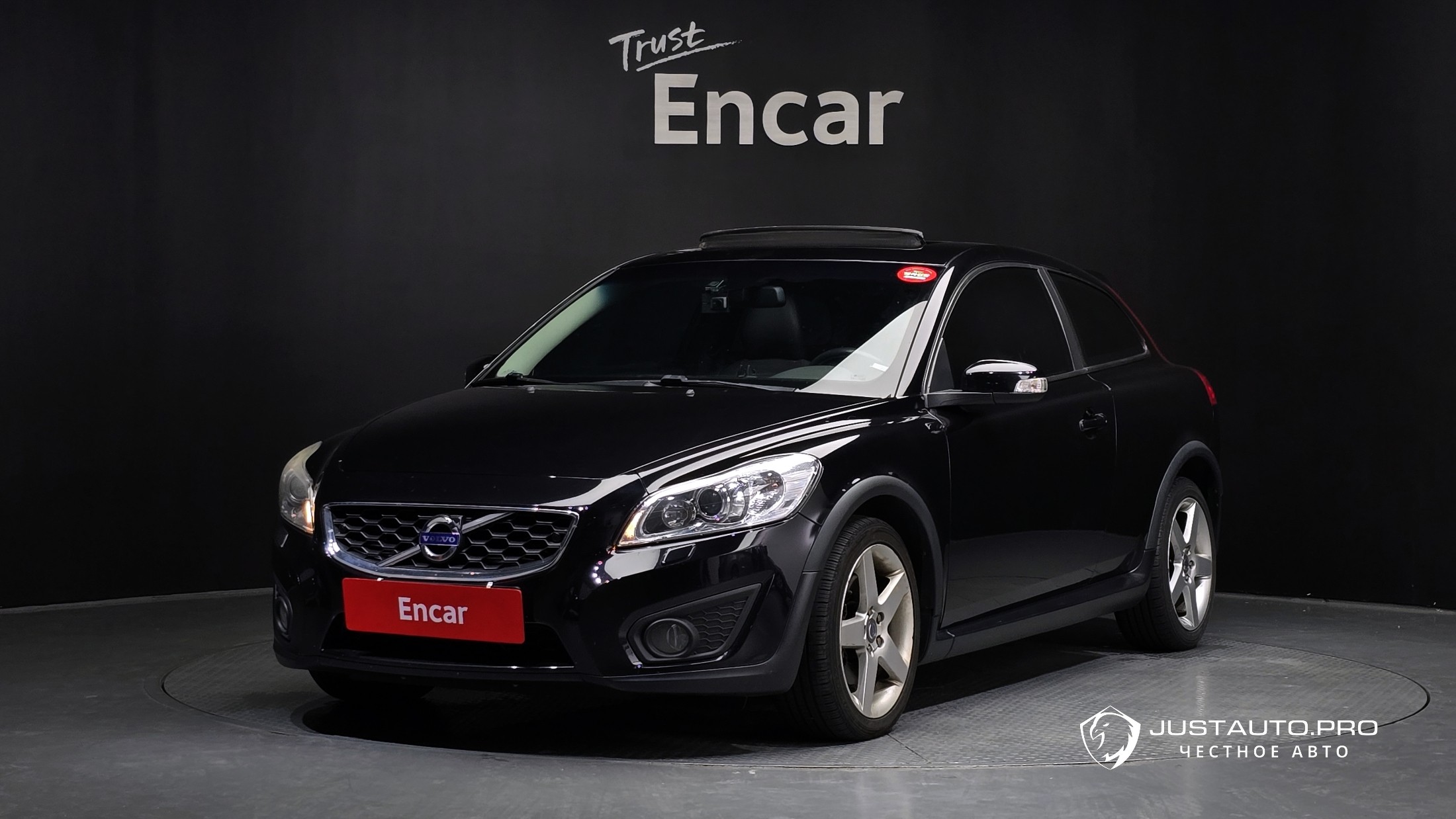 Автомобиль Volvo C30