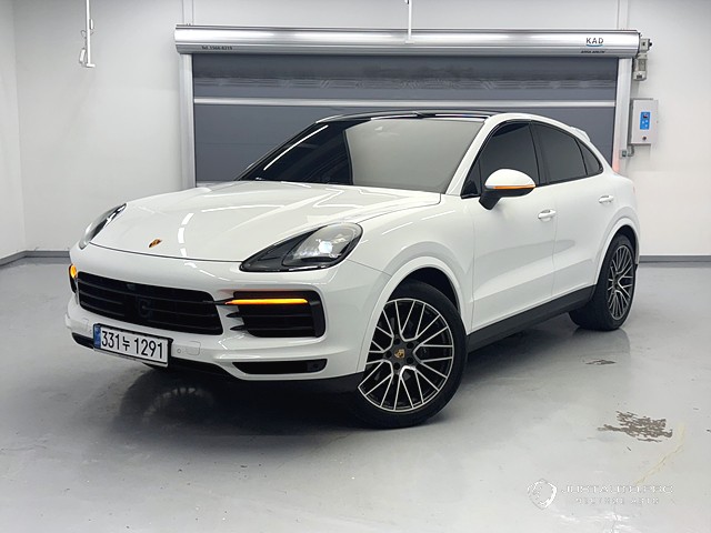 Автомобиль Porsche Cayenne