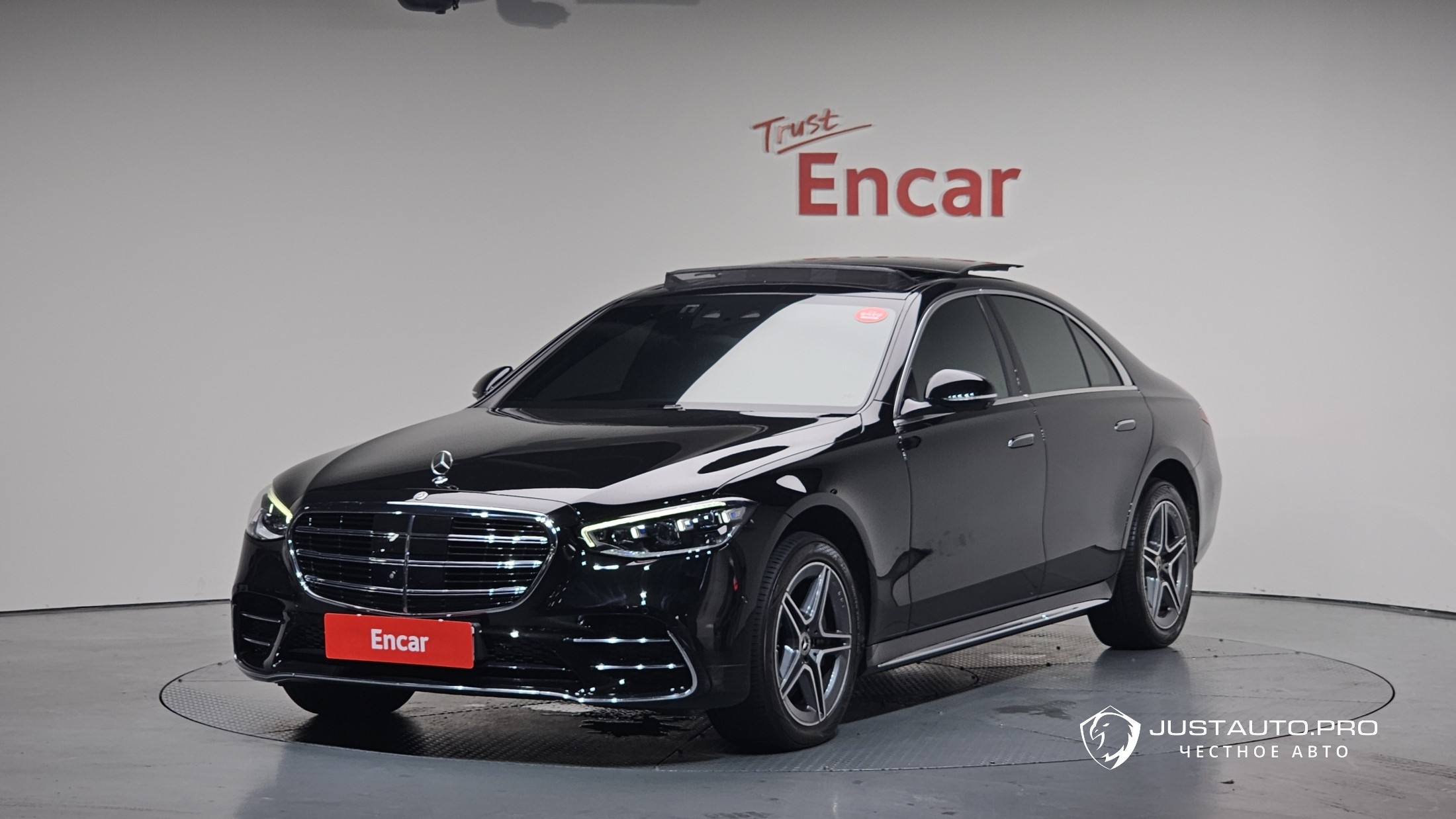 Автомобиль Mercedes-Benz S-Class