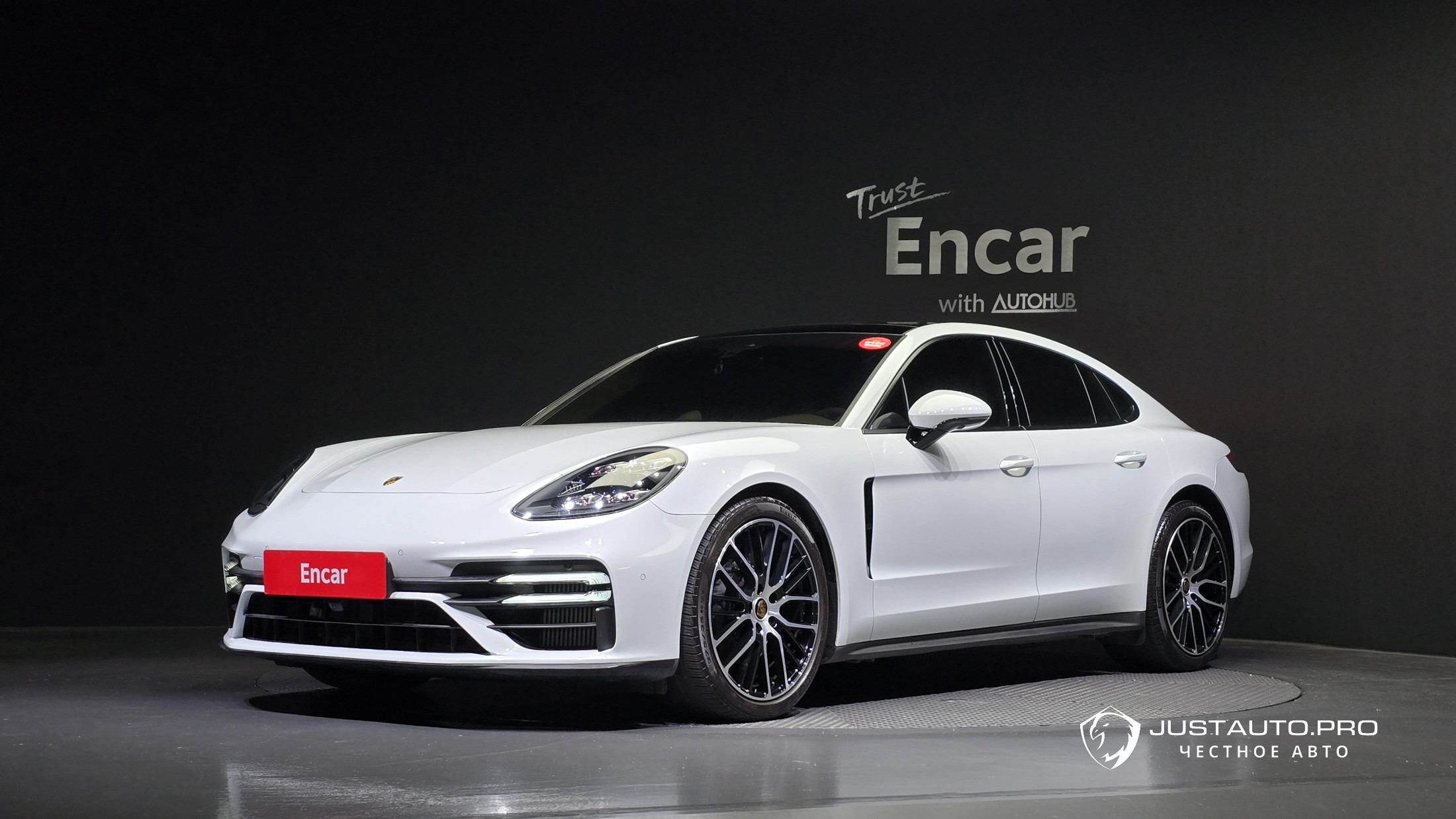 Автомобиль Porsche Panamera