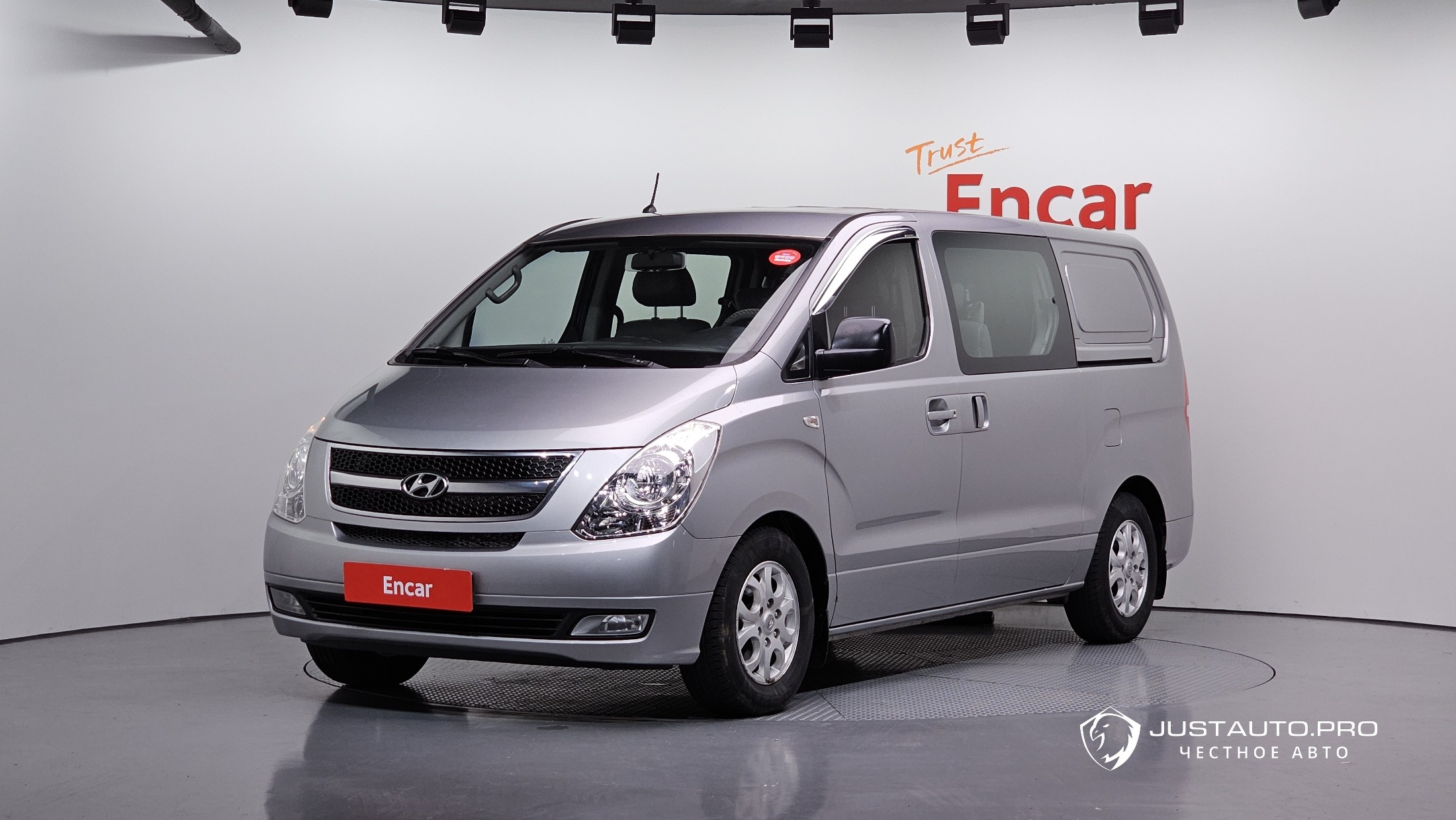 Автомобиль Hyundai Starex